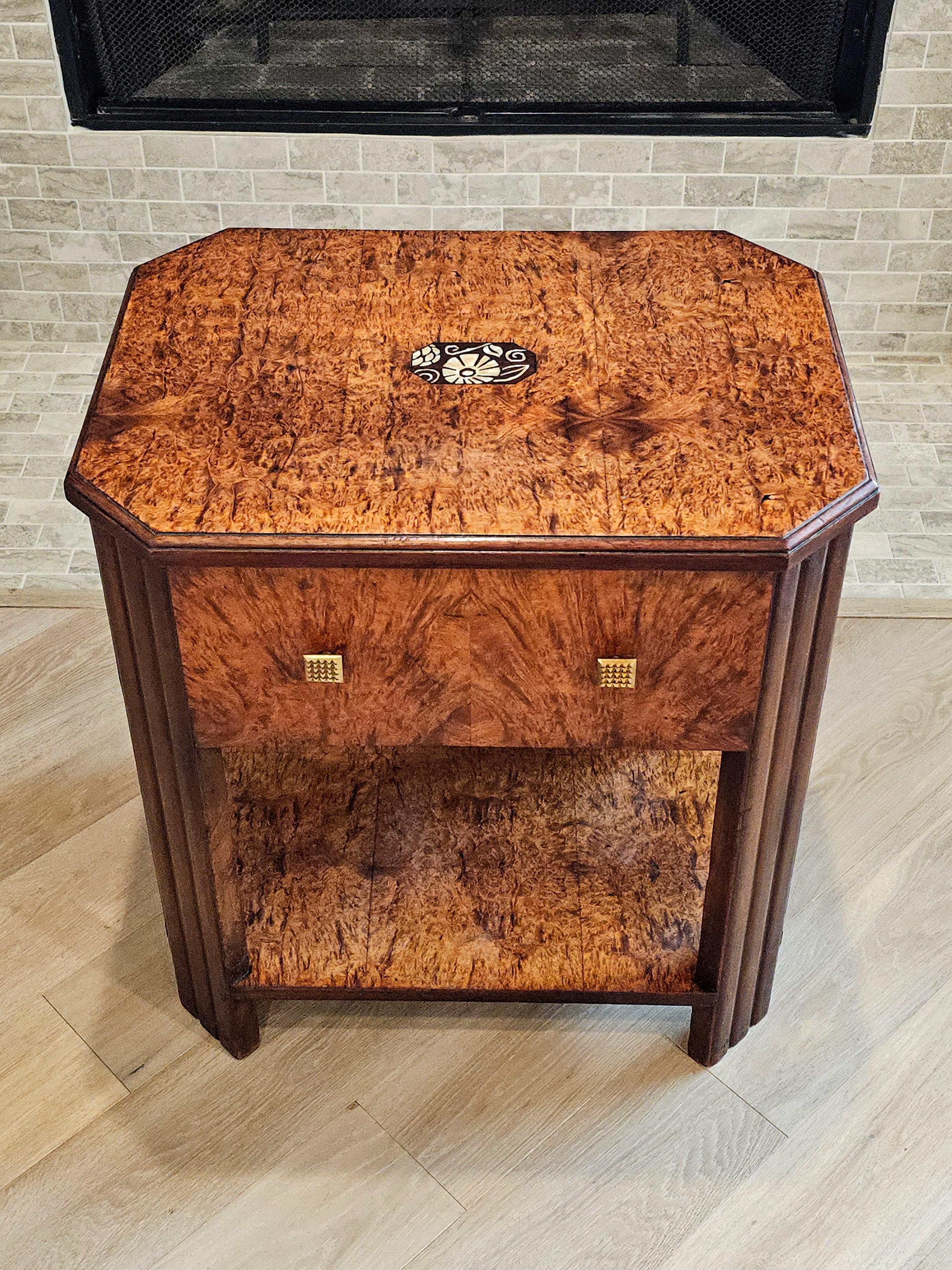 Französisch Art Deco Periode Jules Leleu Manier Burlwood Arbeitstisch (Art déco) im Angebot