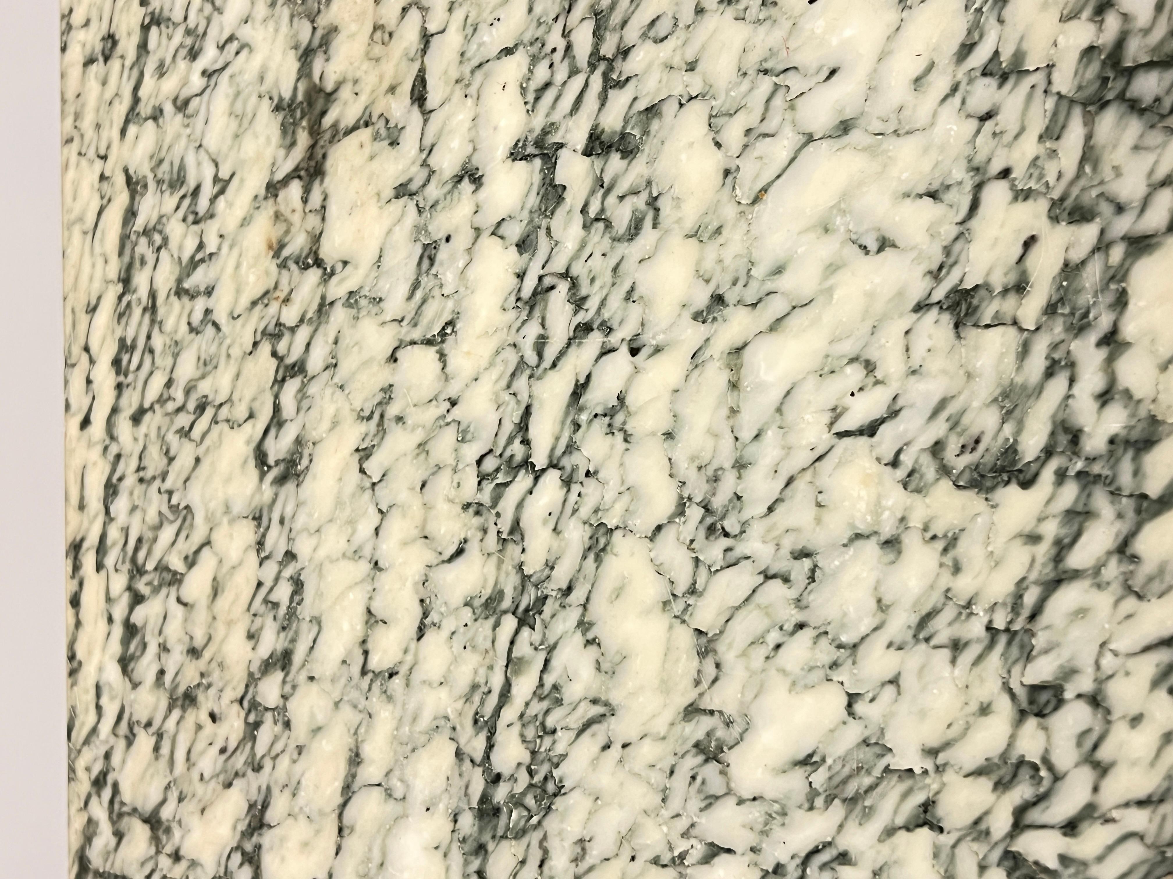 Tavolo consolle in ferro battuto e marmo bianco verde di epoca Art Déco francese in vendita 1