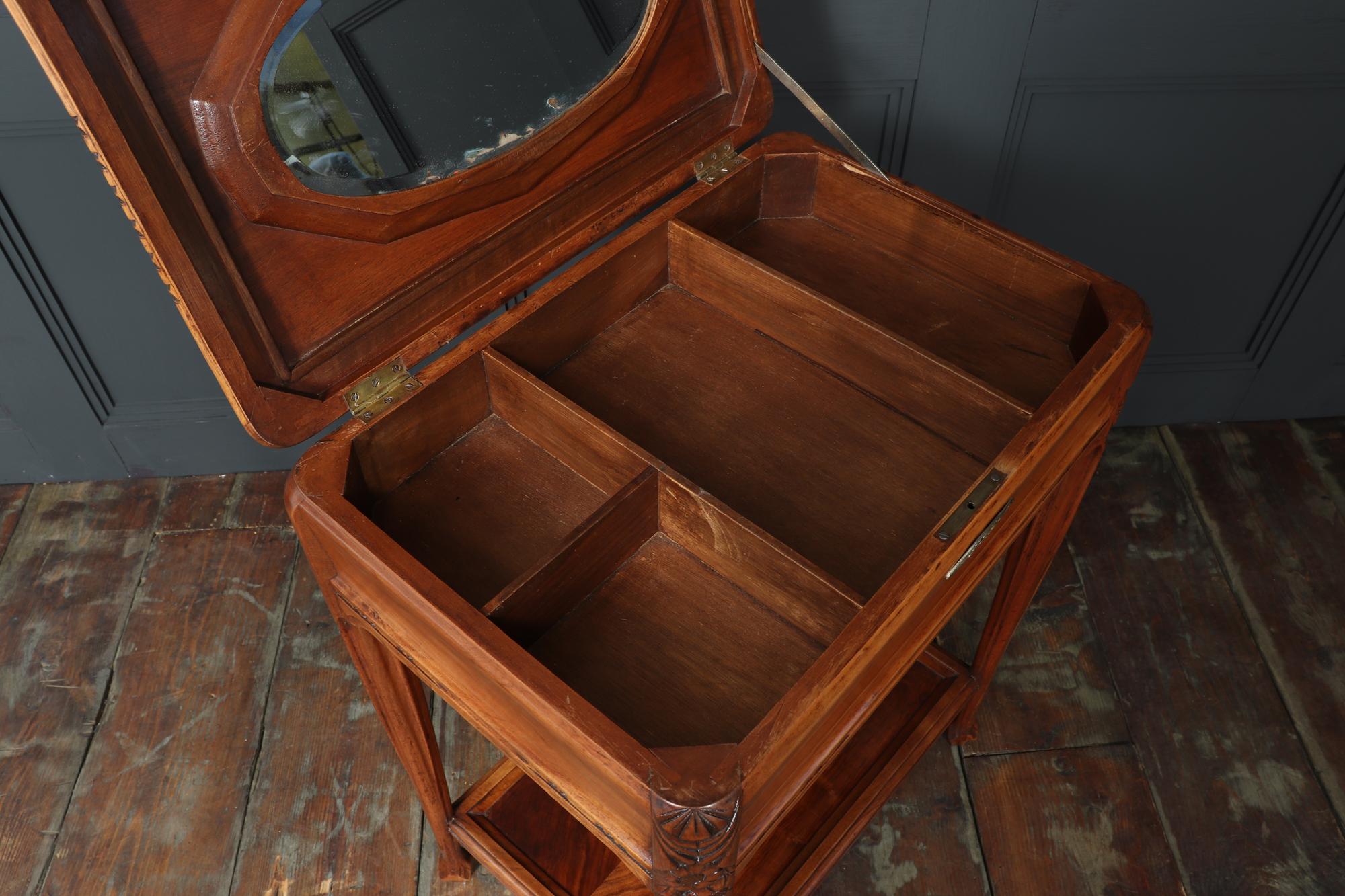 French Art Deco Petit Dressing Table For Sale 5