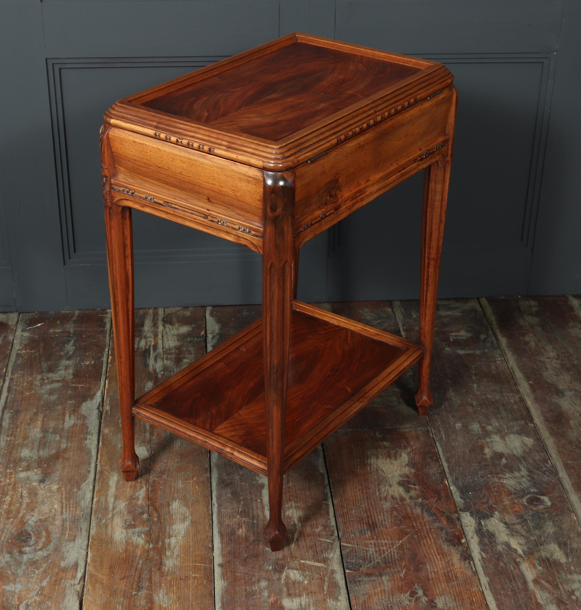 French Art Deco Petit Dressing Table For Sale 8