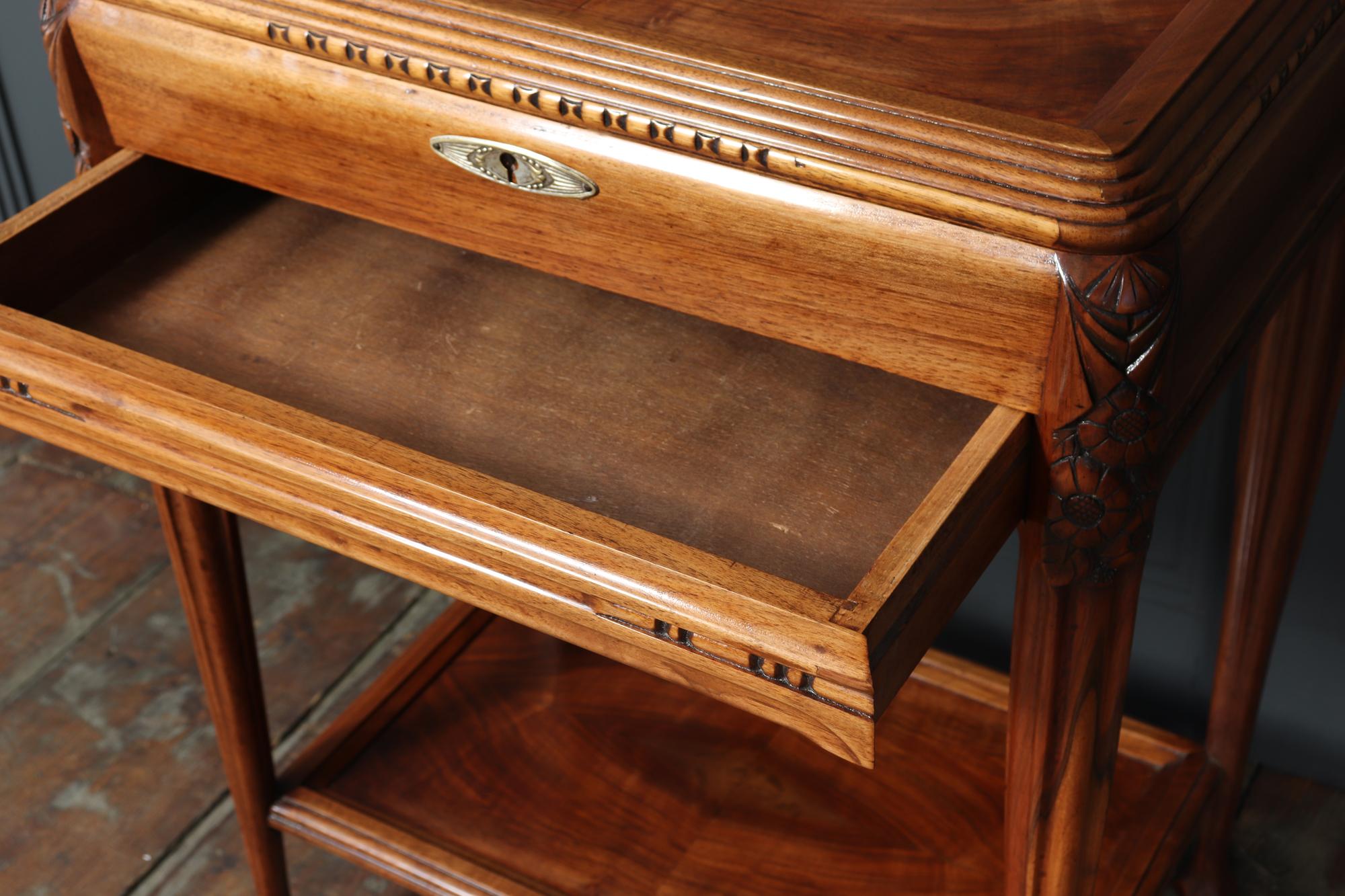 French Art Deco Petit Dressing Table For Sale 3