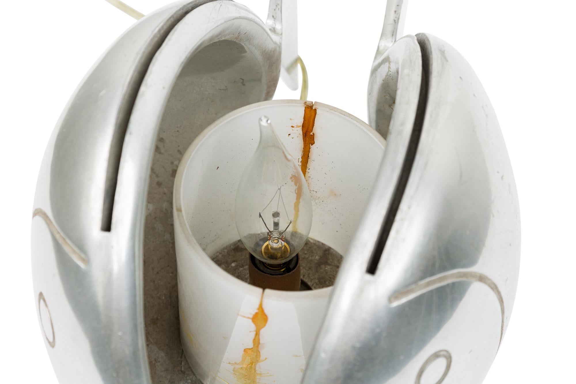Lampe de table Art Déco Poisson en étain français en vente 2