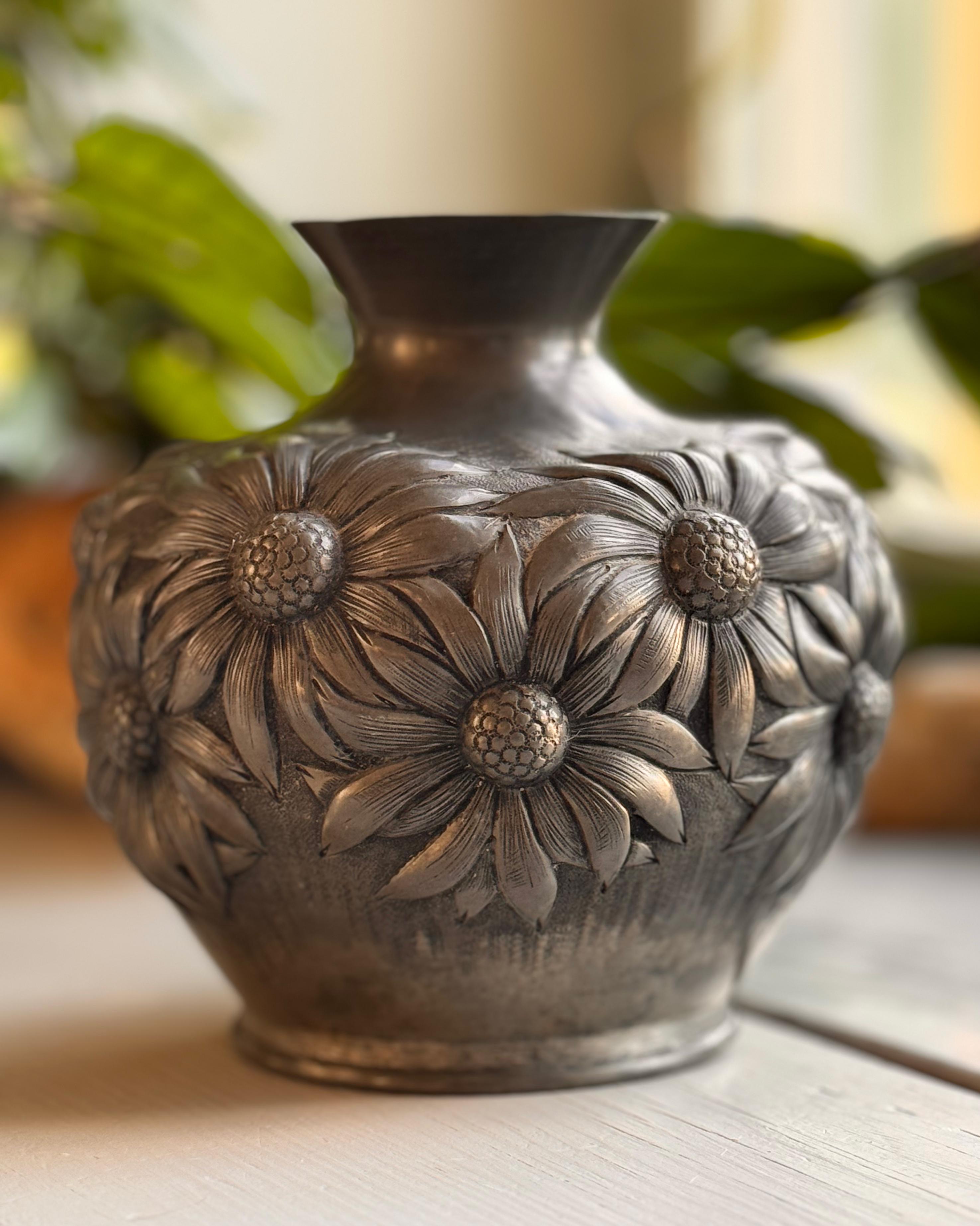 French Art Deco Pewter Vase with Embossed Daisys For Sale 7
