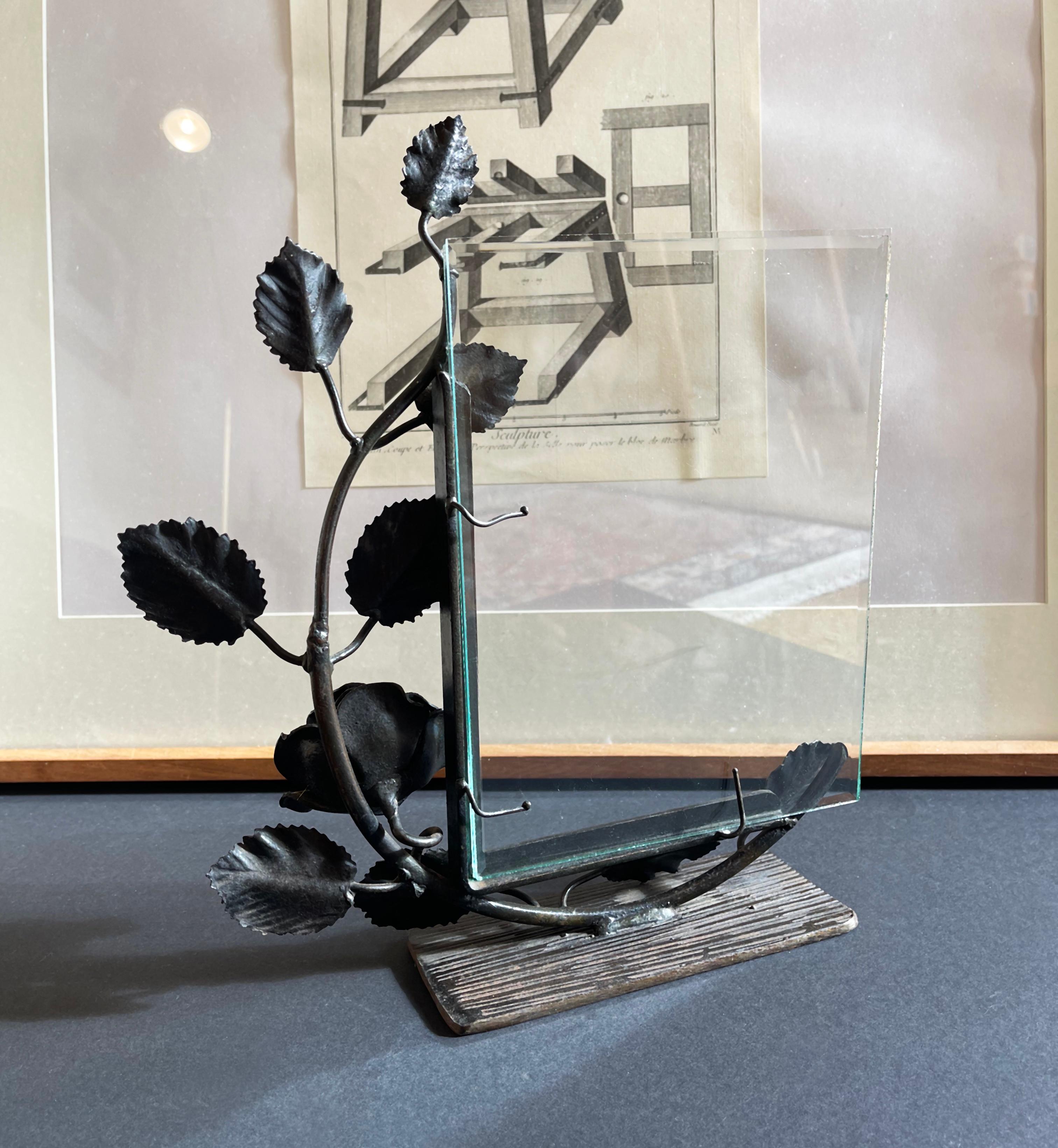 French Art Deco Photo Frame, Wrought-Iron Rose Vine, 1920s In Good Condition For Sale In Andernach, DE