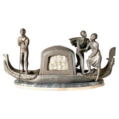 Lampada francese Art Deco Pierre Sega Venetian Gondola Figural in metallo argentato e marmo
