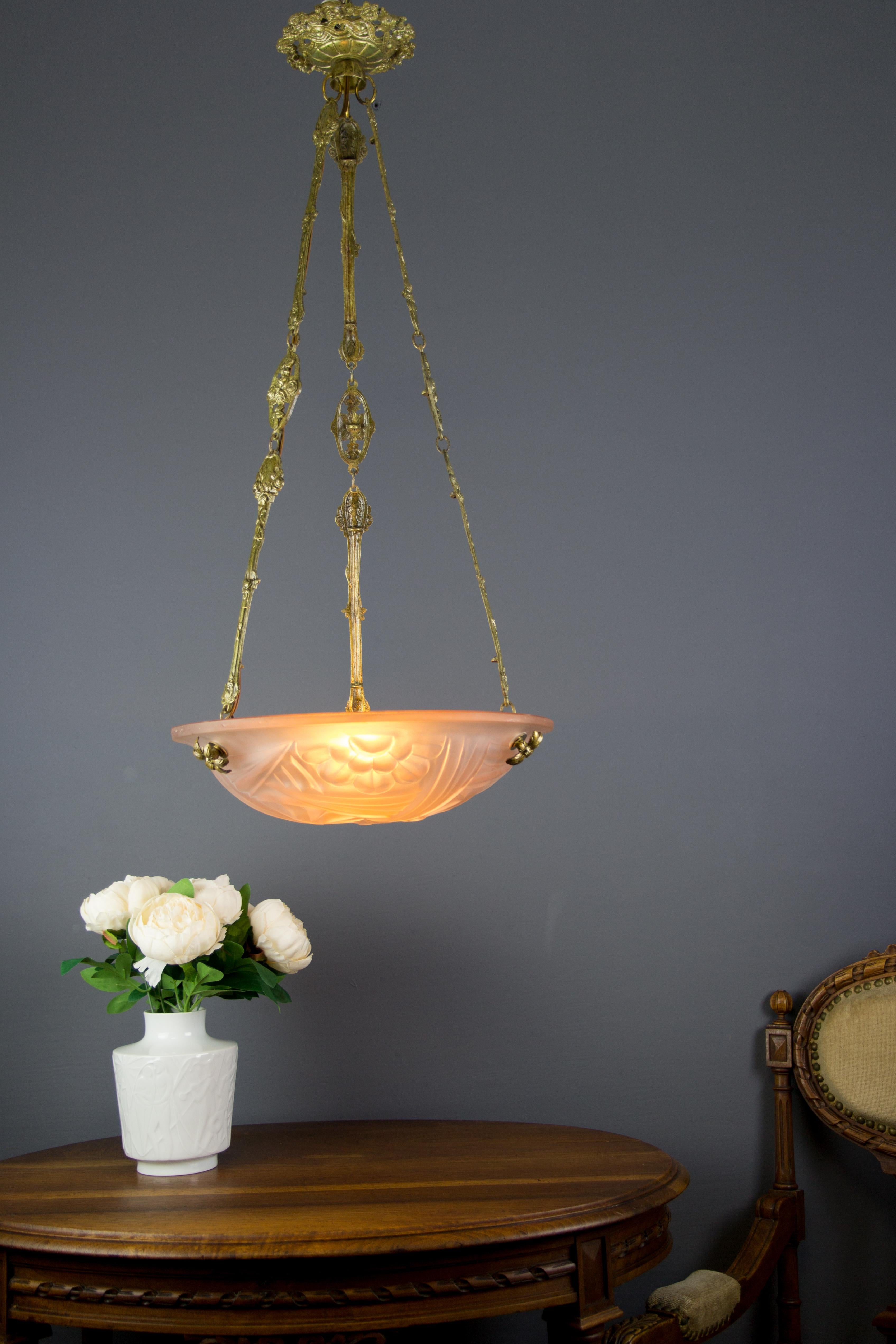 French Art Deco Pink Glass and Bronze Pendant Chandelier Signed Degue, 1920s In Good Condition In Barntrup, DE