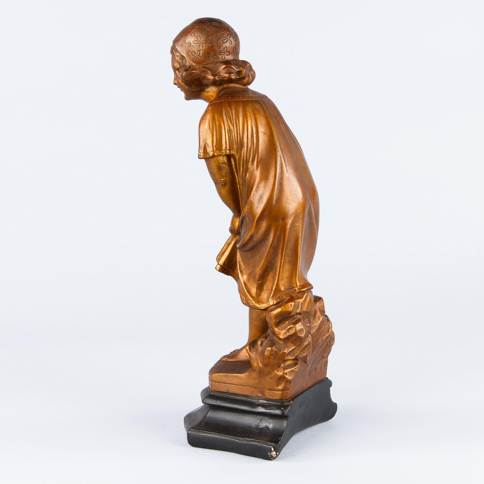 French Art Deco Statuette of Young Girl, 1920s For Sale 8