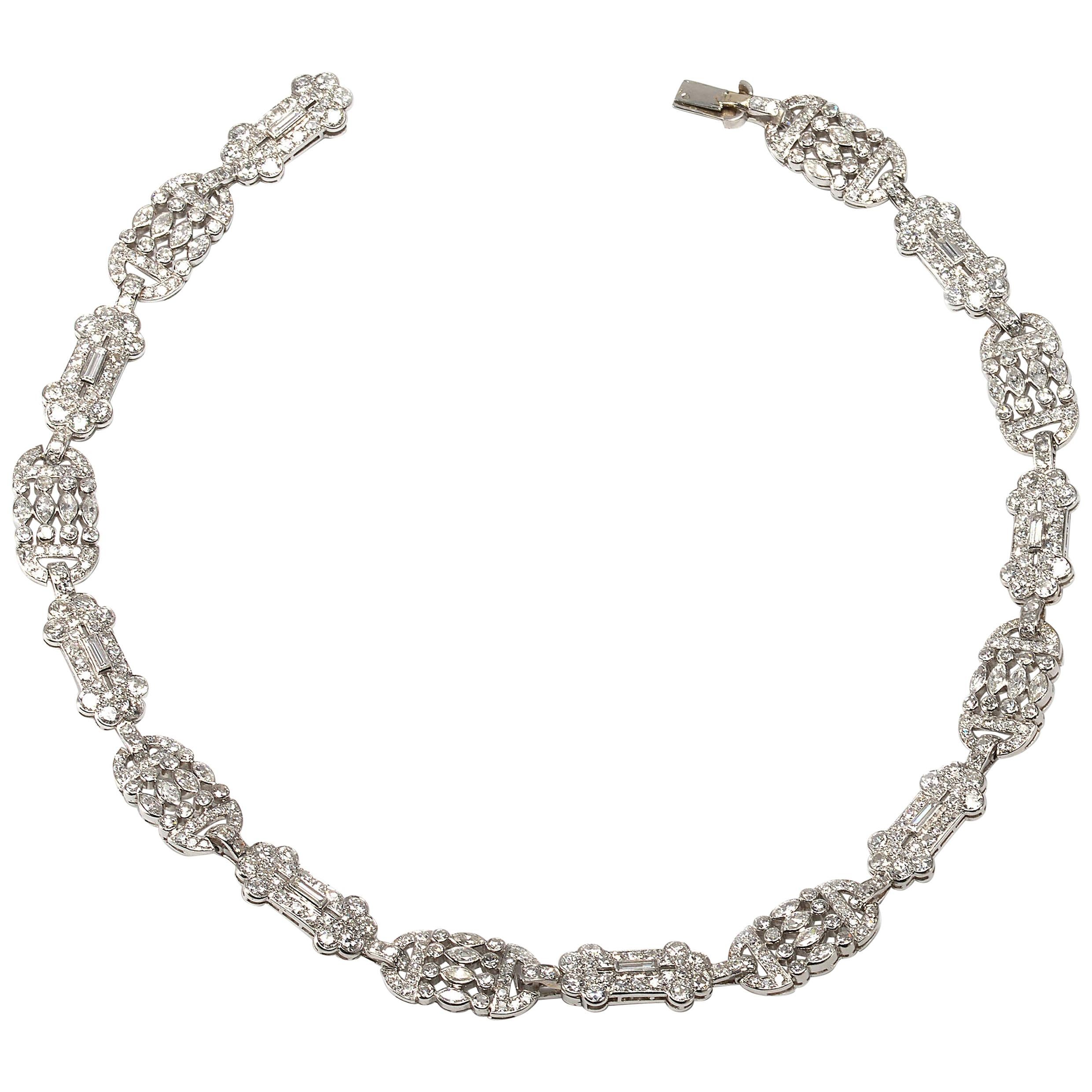 Collar gargantilla o par de pulseras Art Déco francés de platino y diamantes, 20 quilates