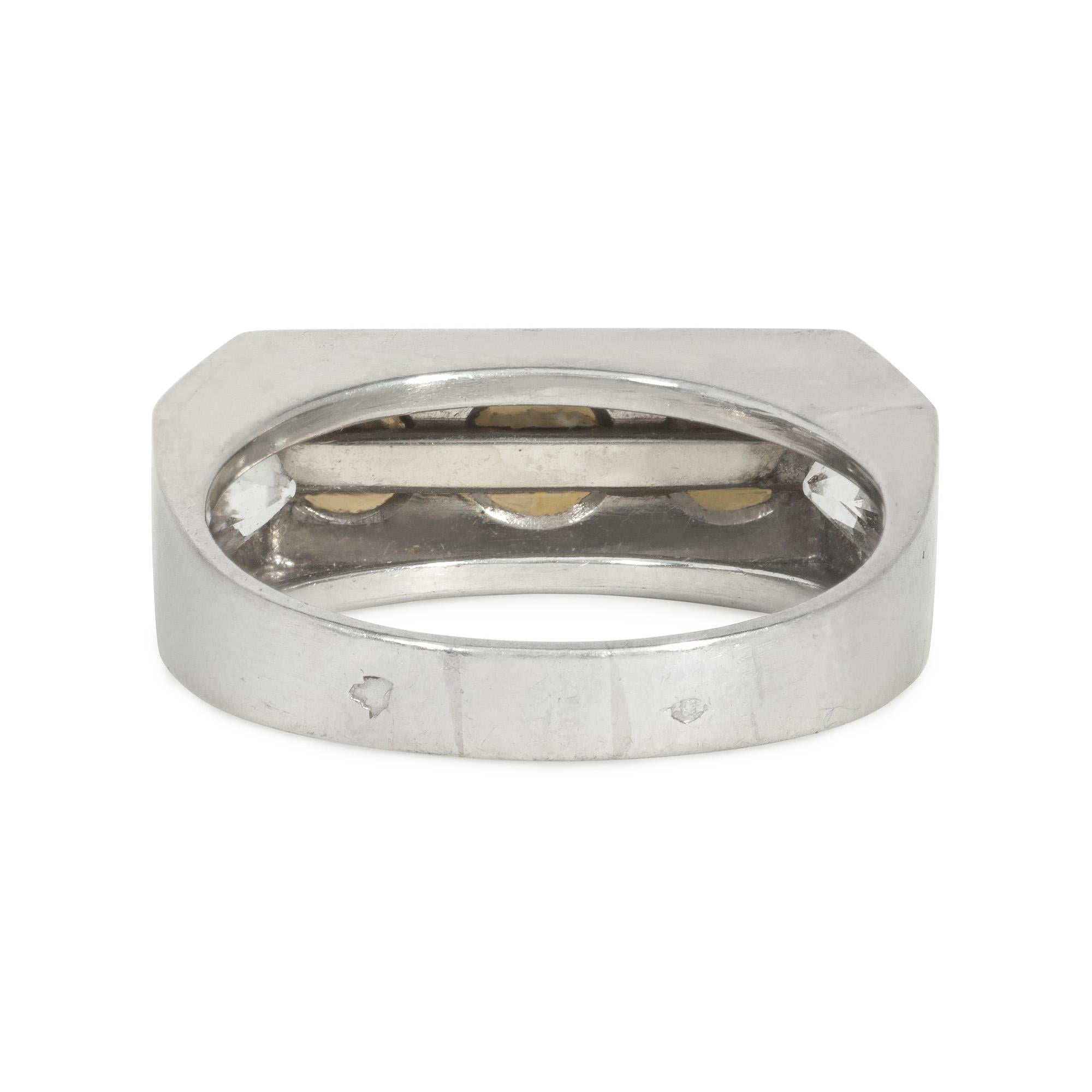 French Art Deco Platinum, Pearl, and Diamond Geometric Band-Style Ring In Good Condition For Sale In New York, NY