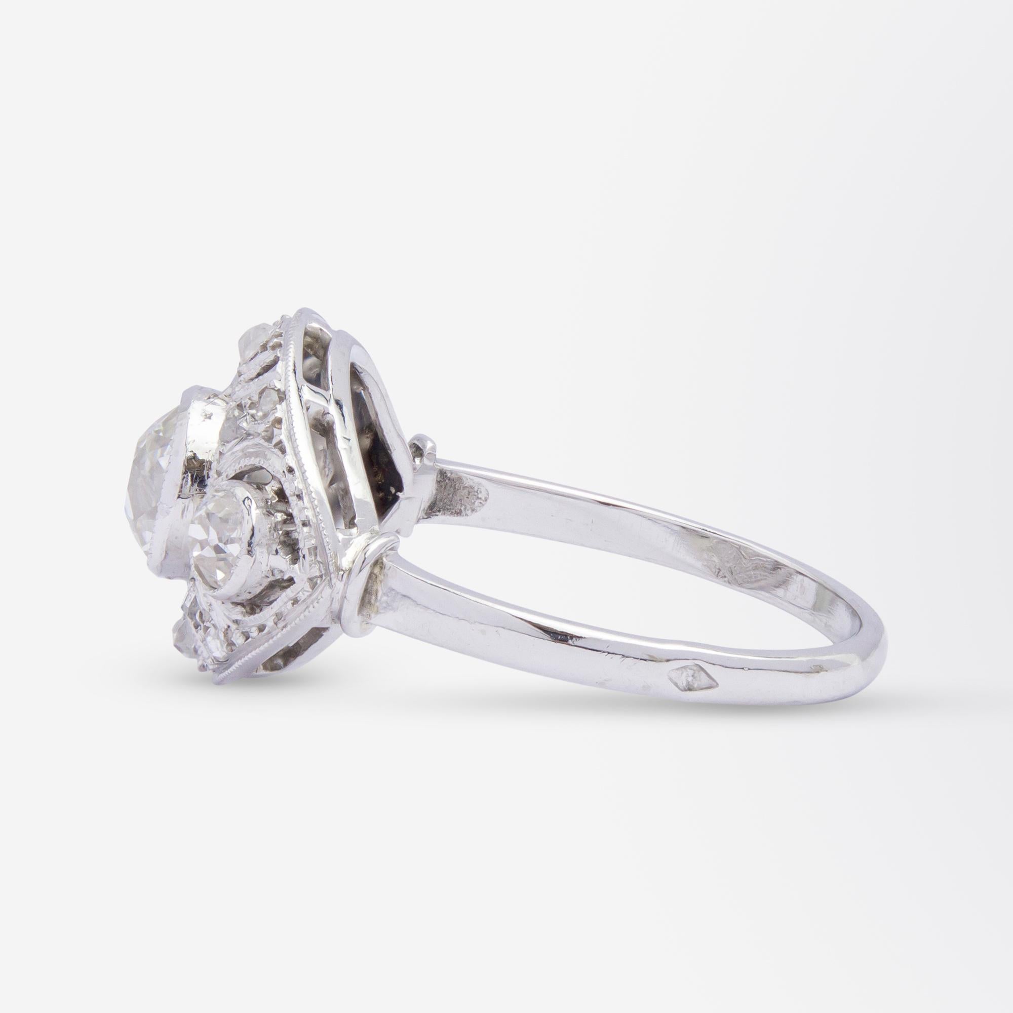 French Art Deco Platinum Ring with Old Cut Diamonds In Good Condition For Sale In Brisbane, QLD