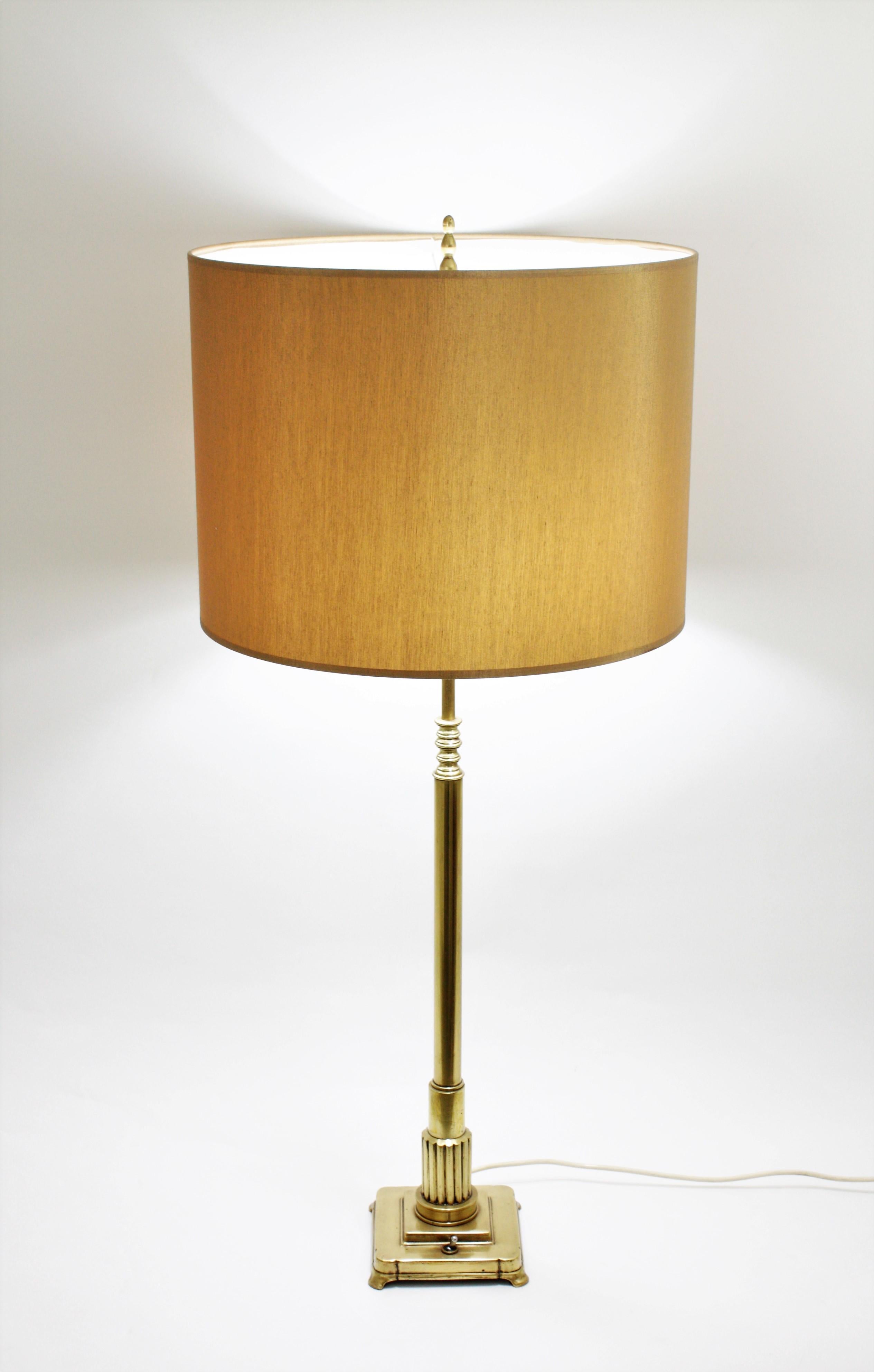 French Art Deco Column Table Lamp in Polished Brass For Sale 1