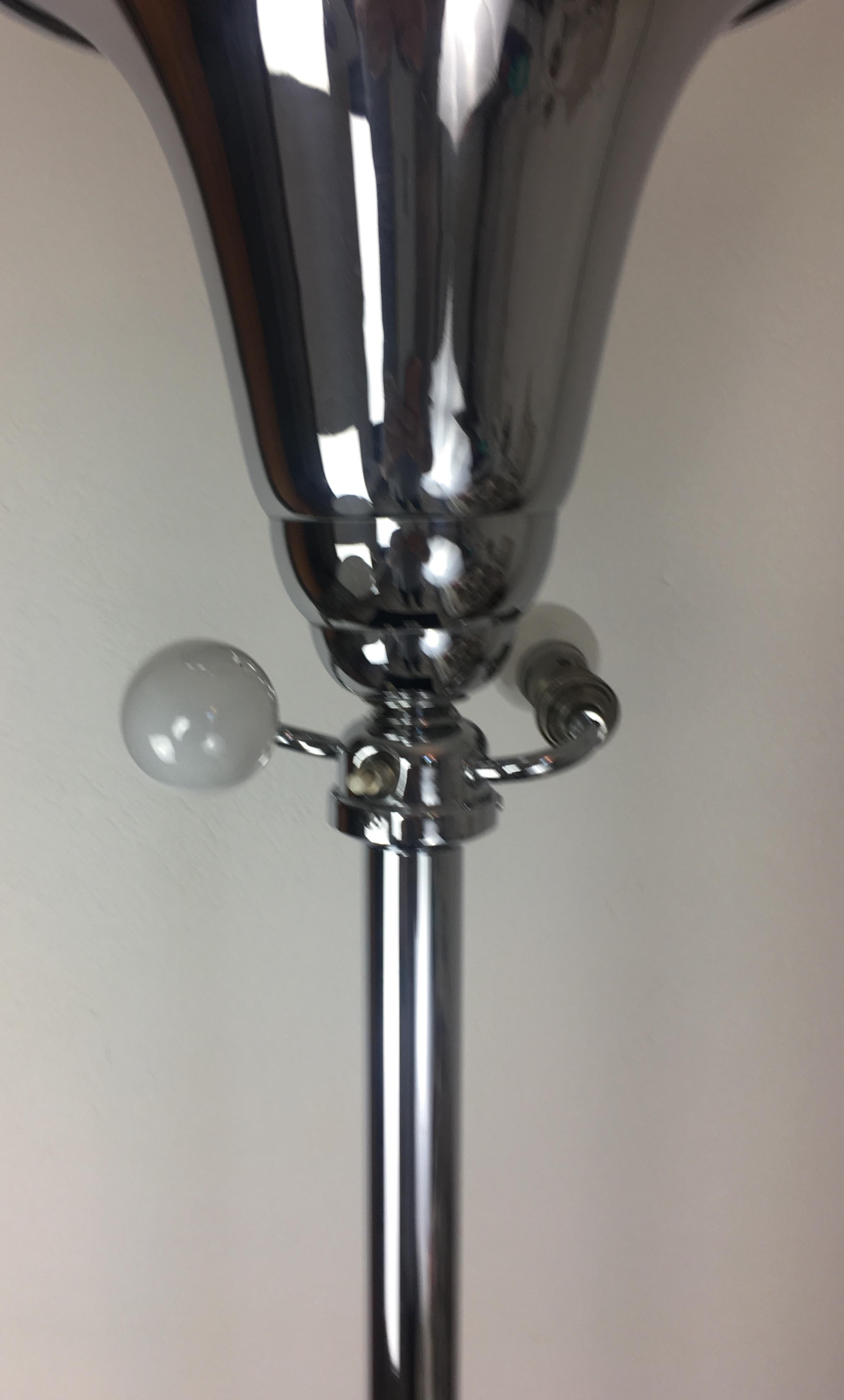 French Art Deco Polished Chrome Floor Lamp For Sale 1