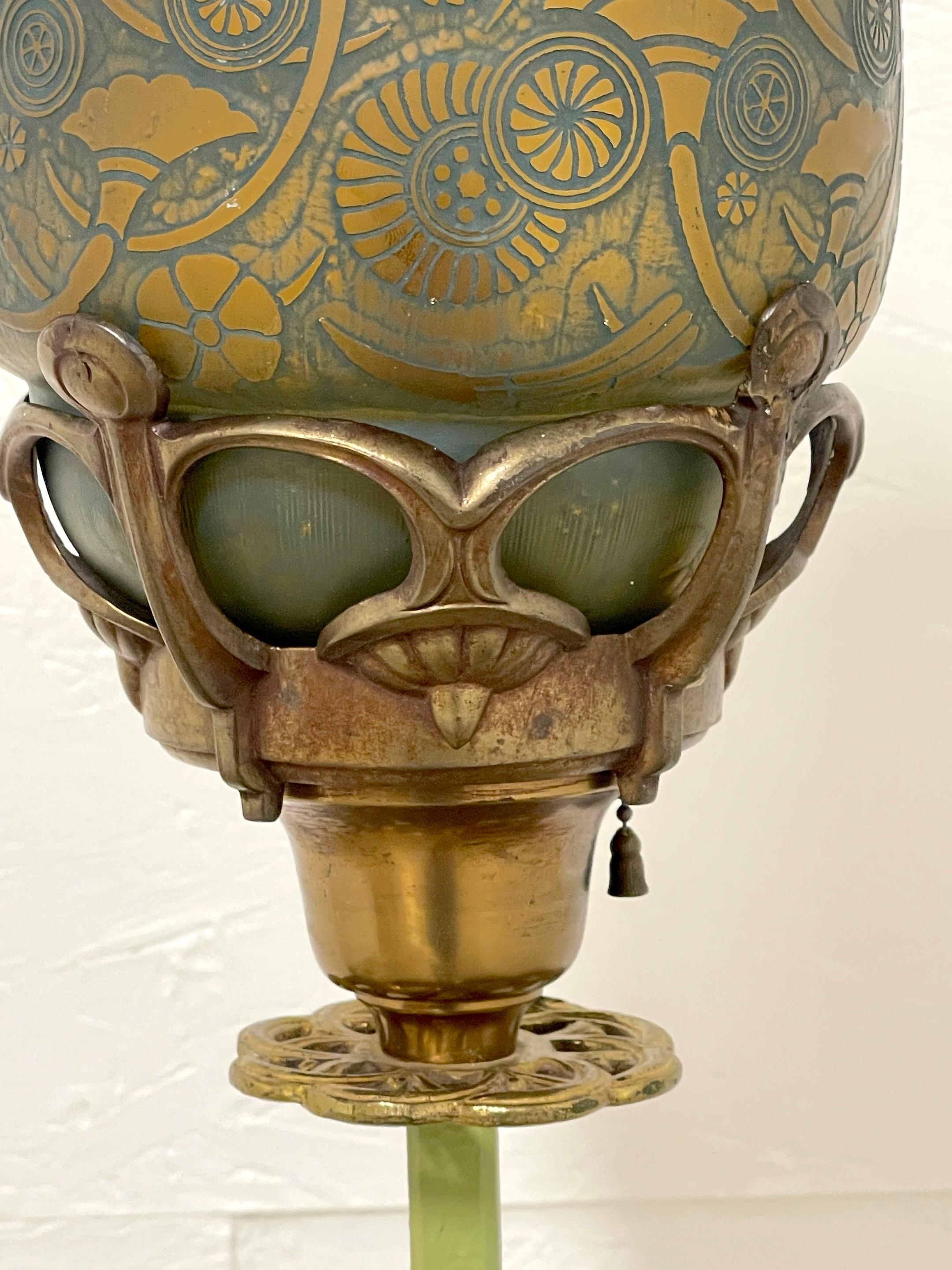 Französische Stehlampe im Art Déco-Stil, polychromiert, mit Cameo-Glasschirm von Muller Frères  im Angebot 5