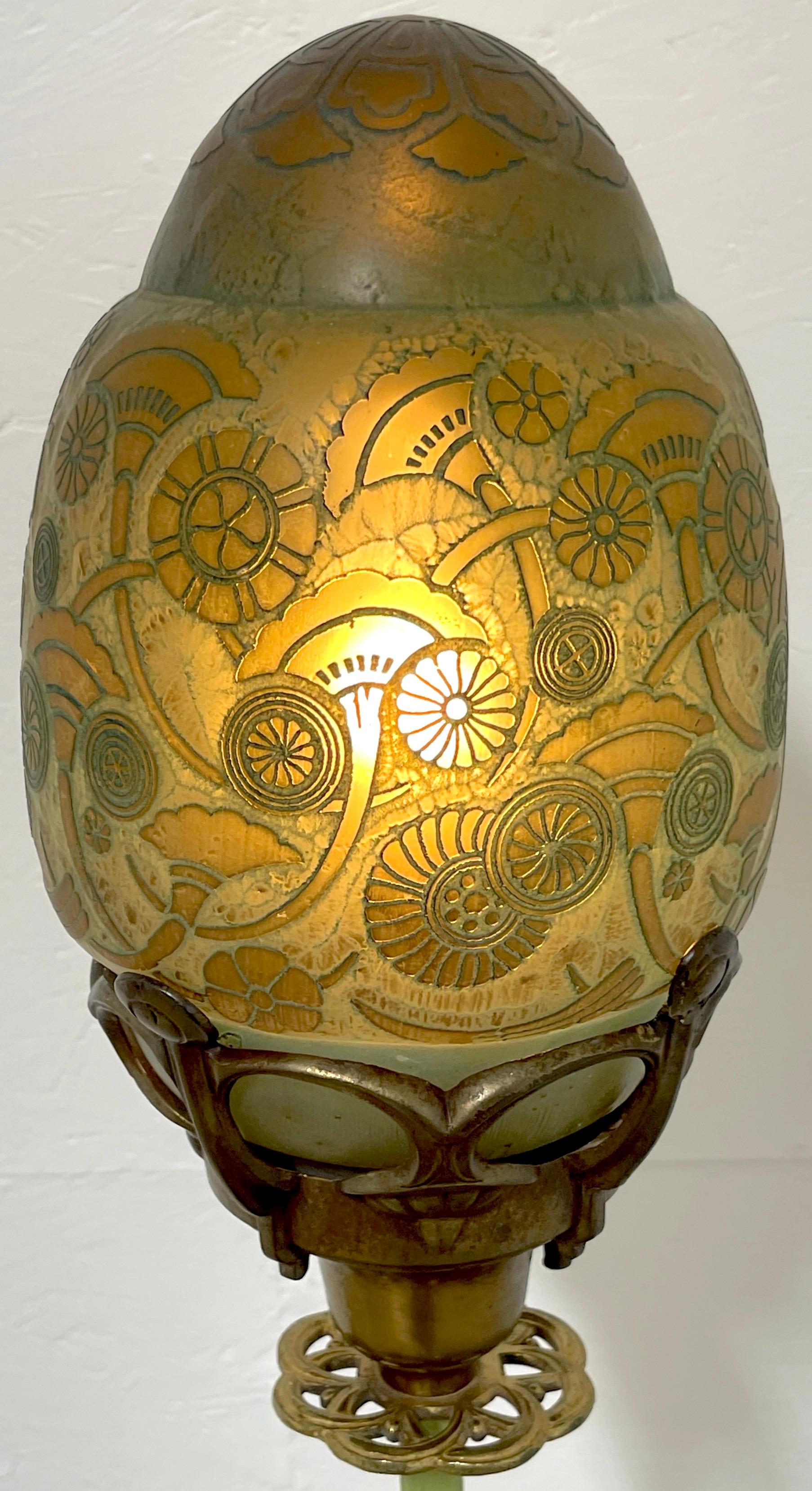 Französische Stehlampe im Art Déco-Stil, polychromiert, mit Cameo-Glasschirm von Muller Frères  im Angebot 2