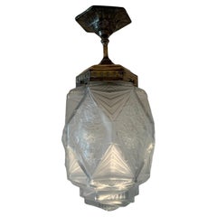 Lanterna da sala francese in vetro pressato Art Deco, 1930 circa