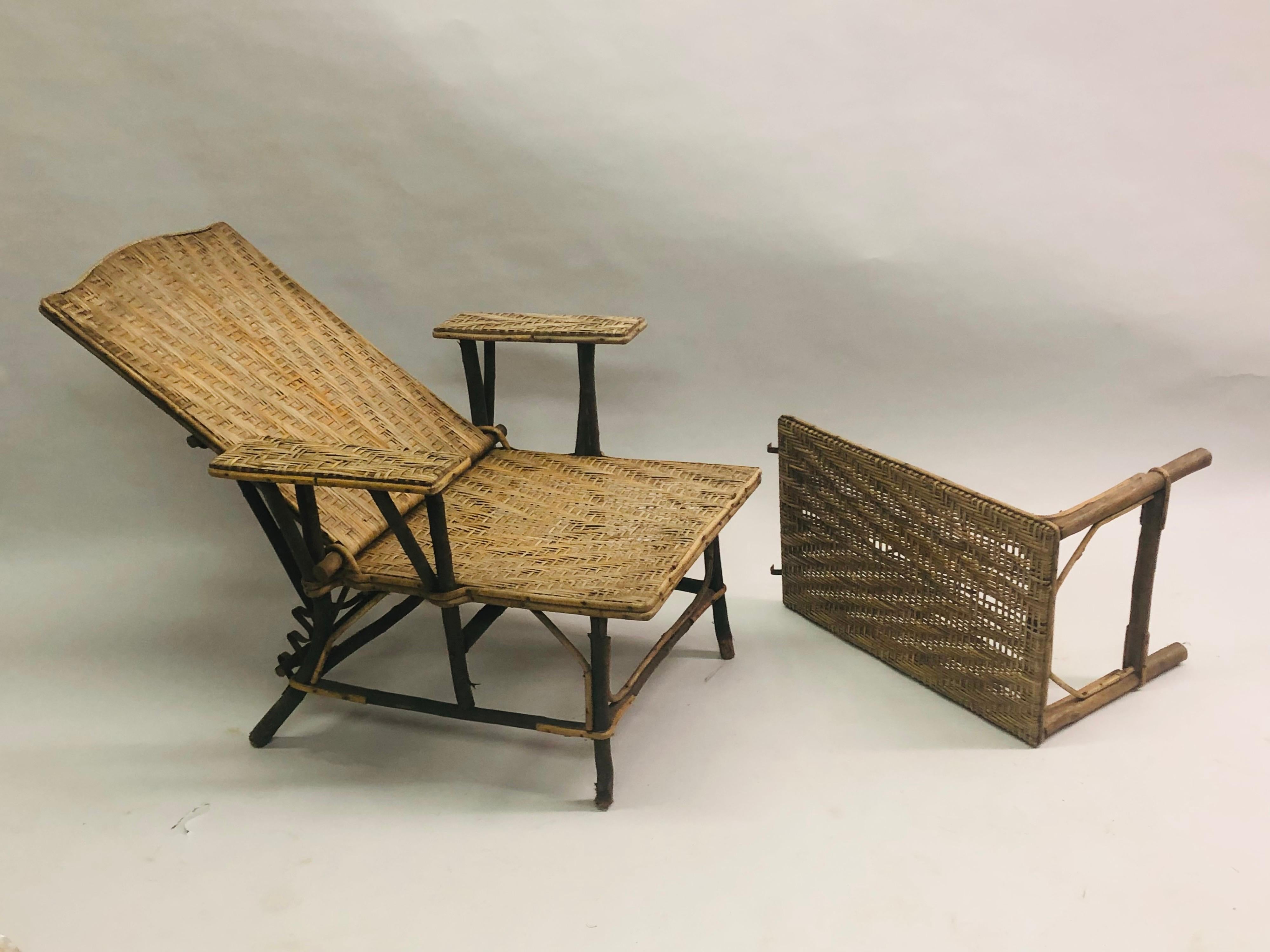 French Art Deco Rattan Lounge Chair / Recliner / Chaise Longue, 1920 In Distressed Condition For Sale In New York, NY