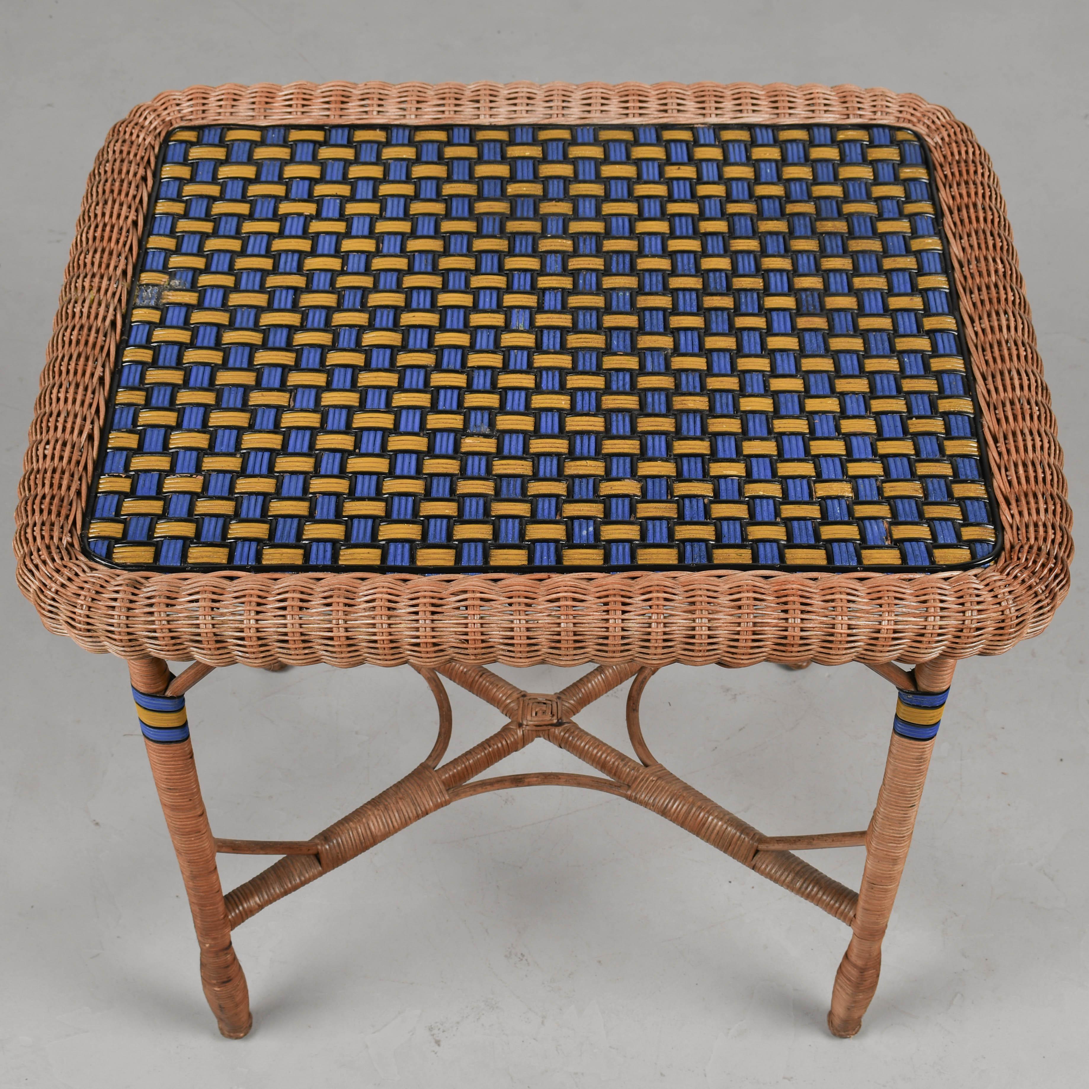 Table et chaises de patio Art déco français en rotin, lot de 7 en vente 3