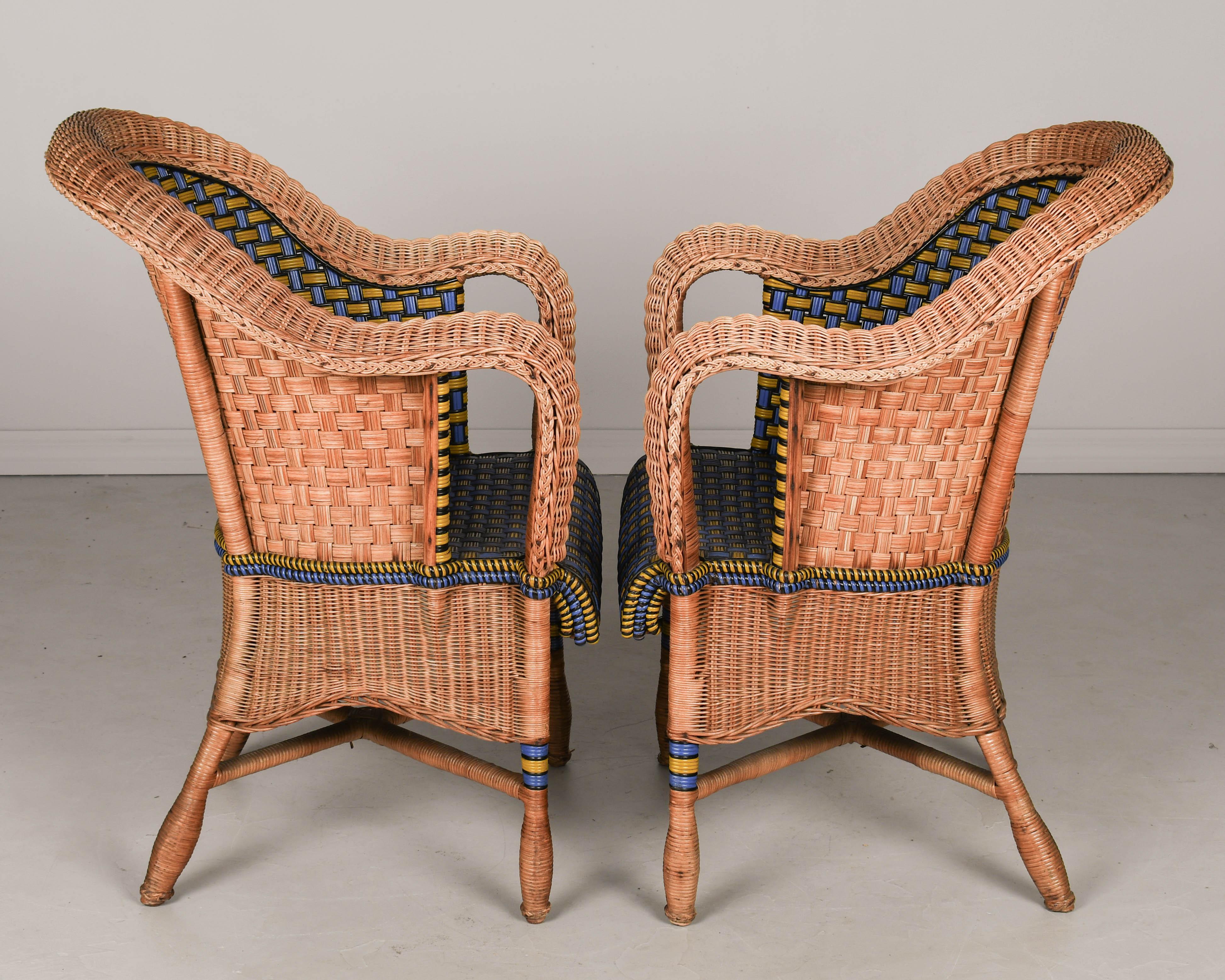 20ième siècle Table et chaises de patio Art déco français en rotin, lot de 7 en vente