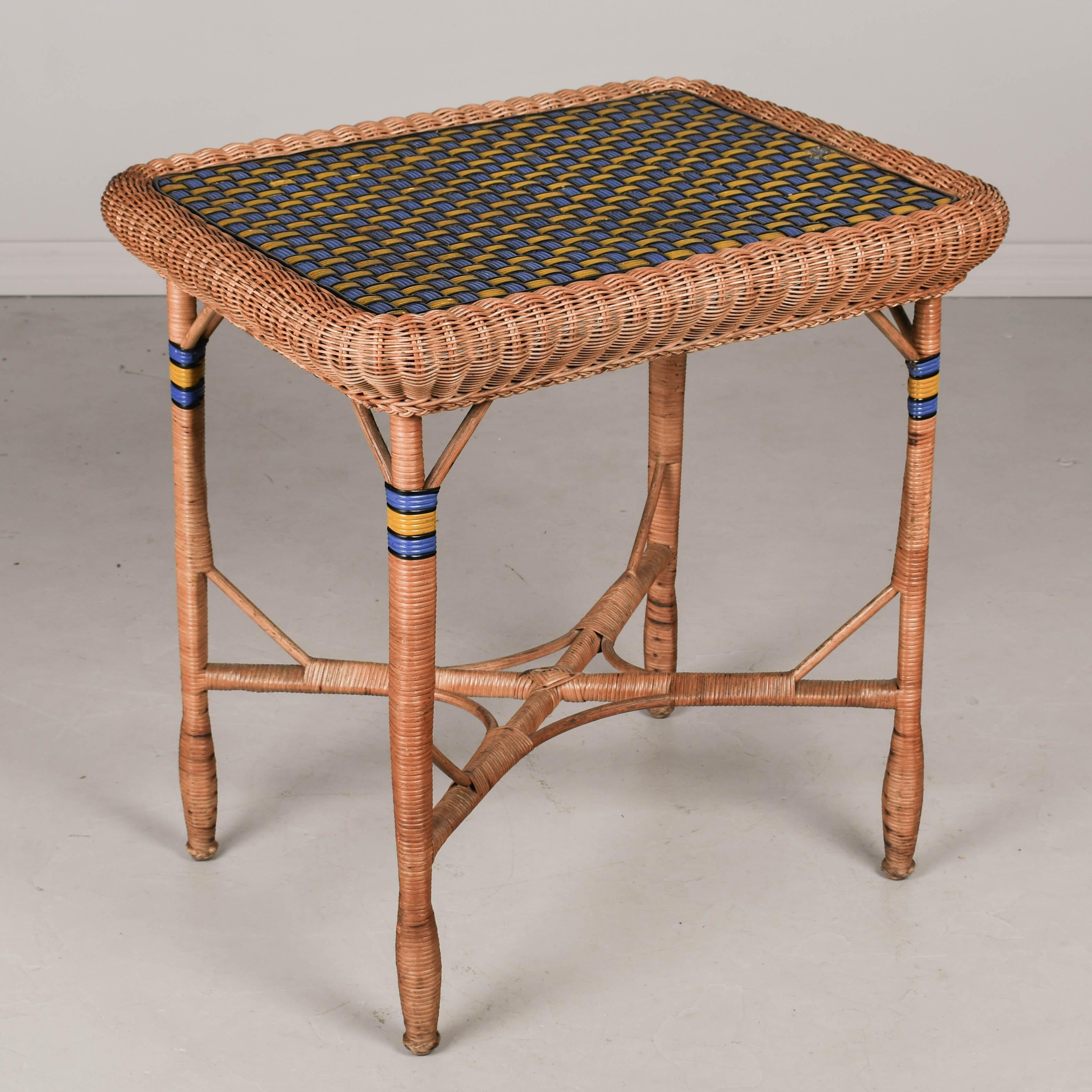 Table et chaises de patio Art déco français en rotin, lot de 7 en vente 1