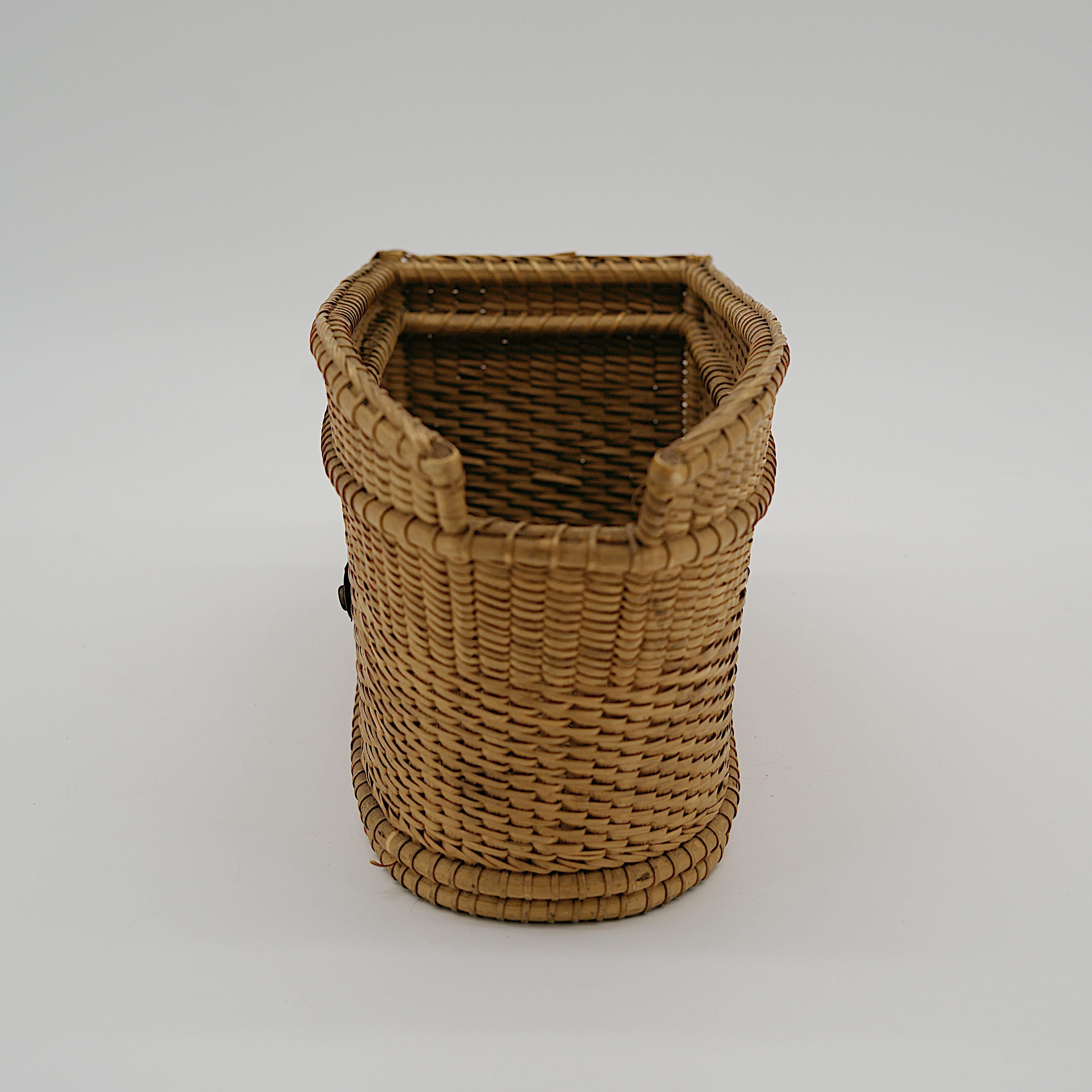 French Art Deco Rattan Wine Bottle Holder, 1920 For Sale 2