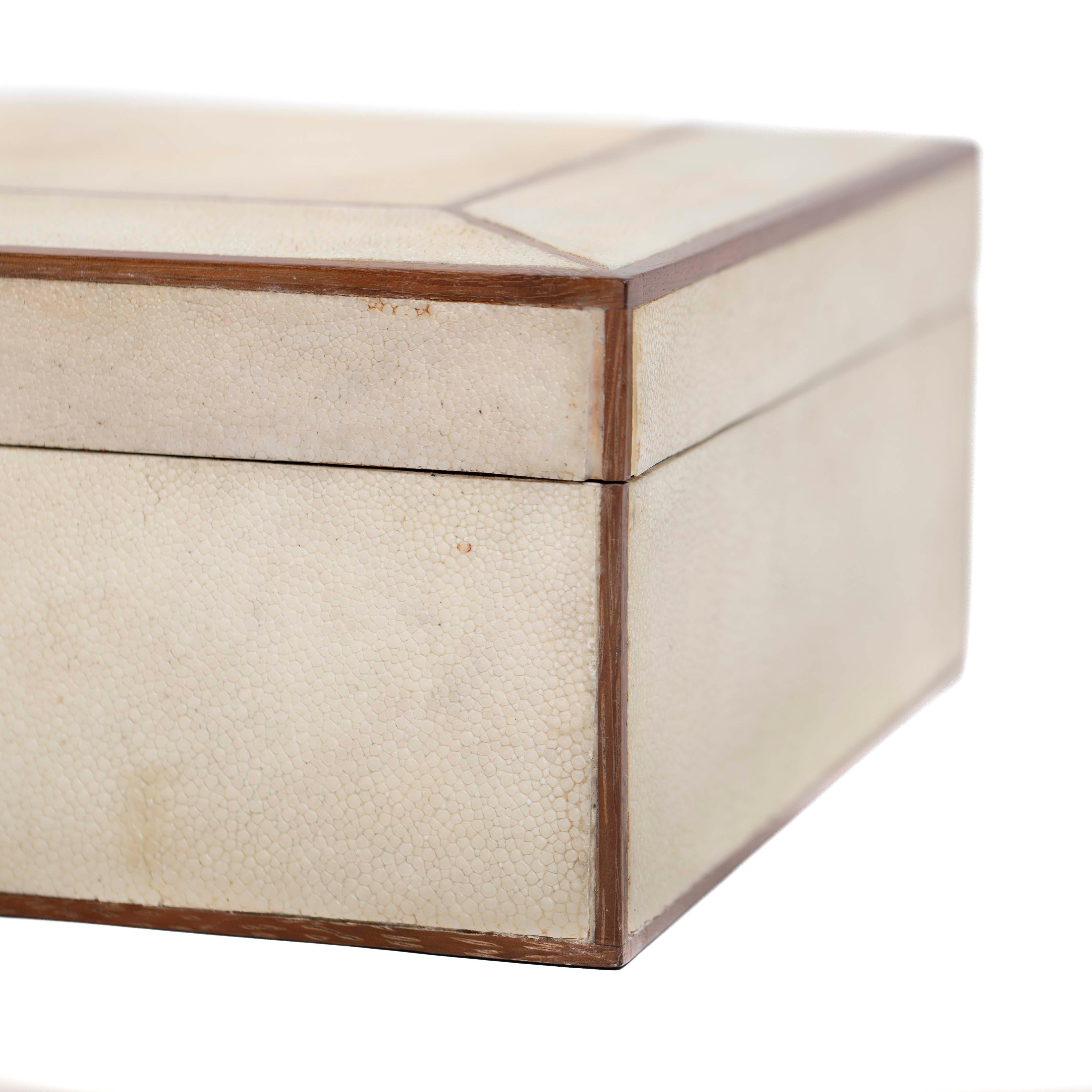 French Art Déco Rectangular Galuchat Leather Box for Cigars etc. from the 1940s For Sale 5
