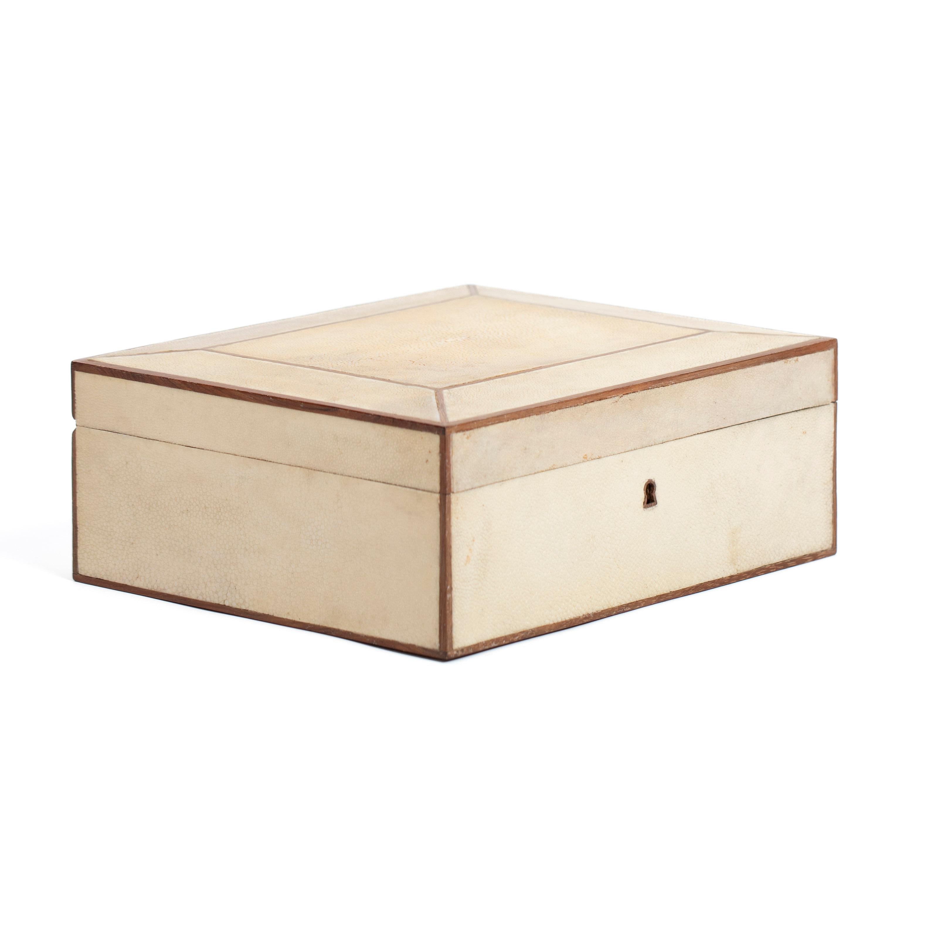 Hand-Crafted French Art Déco Rectangular Galuchat Leather Box for Cigars etc. from the 1940s For Sale