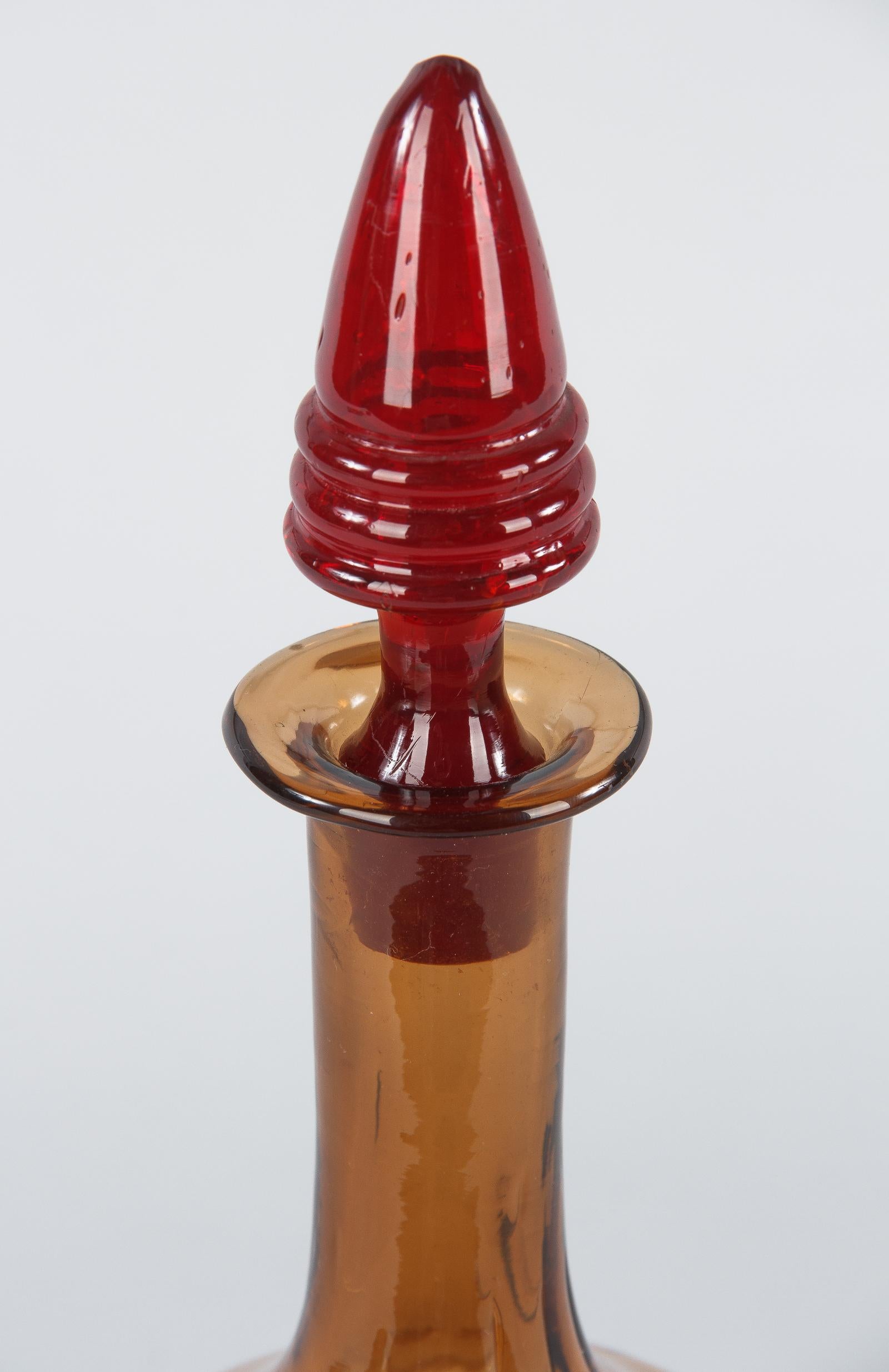 French Art Deco Red and Amber Glass Decanter, 1940s In Good Condition In Austin, TX