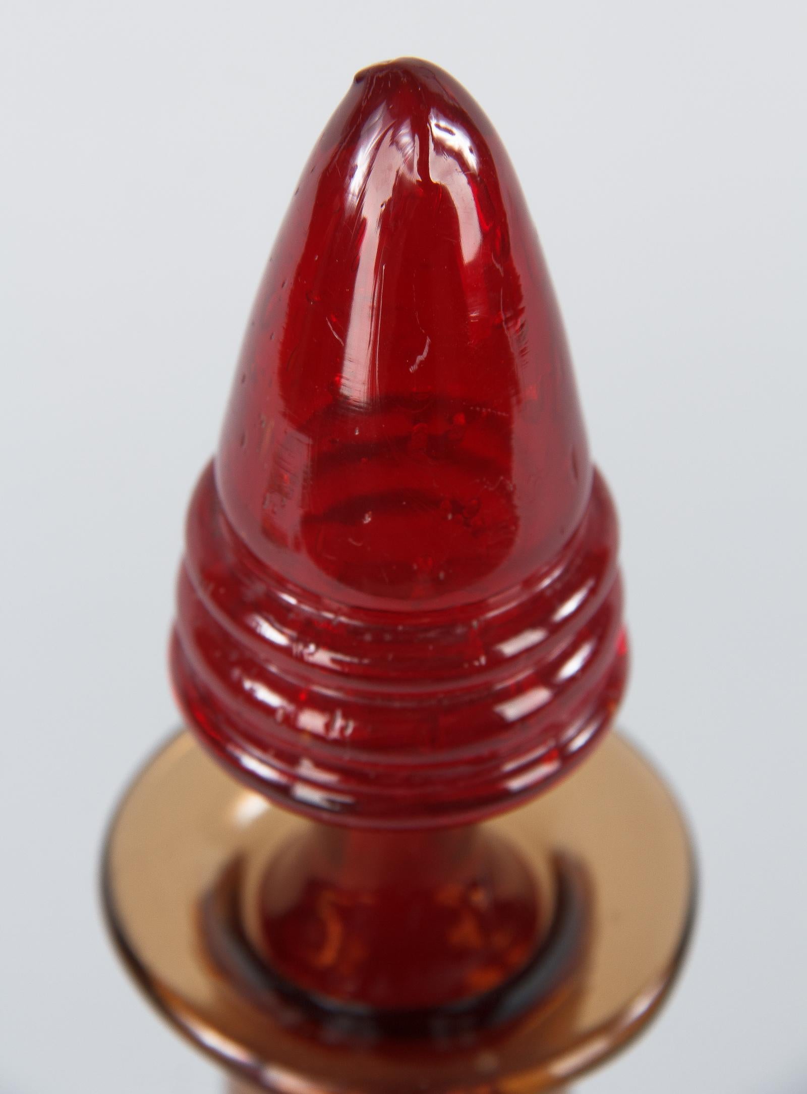 Mid-20th Century French Art Deco Red and Amber Glass Decanter, 1940s