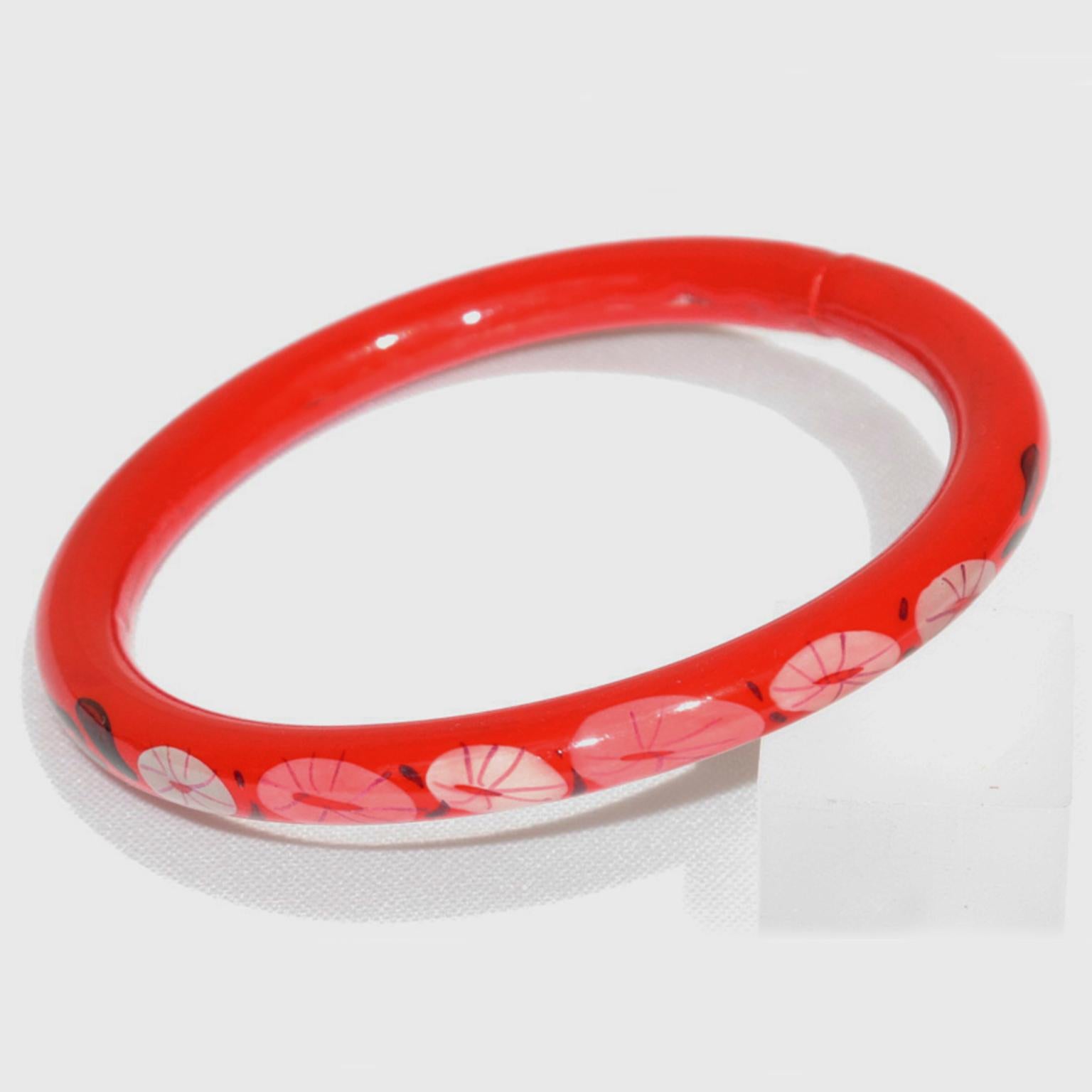 French Art Deco Red Celluloid Bracelet Bangle with Floral Design For Sale 1