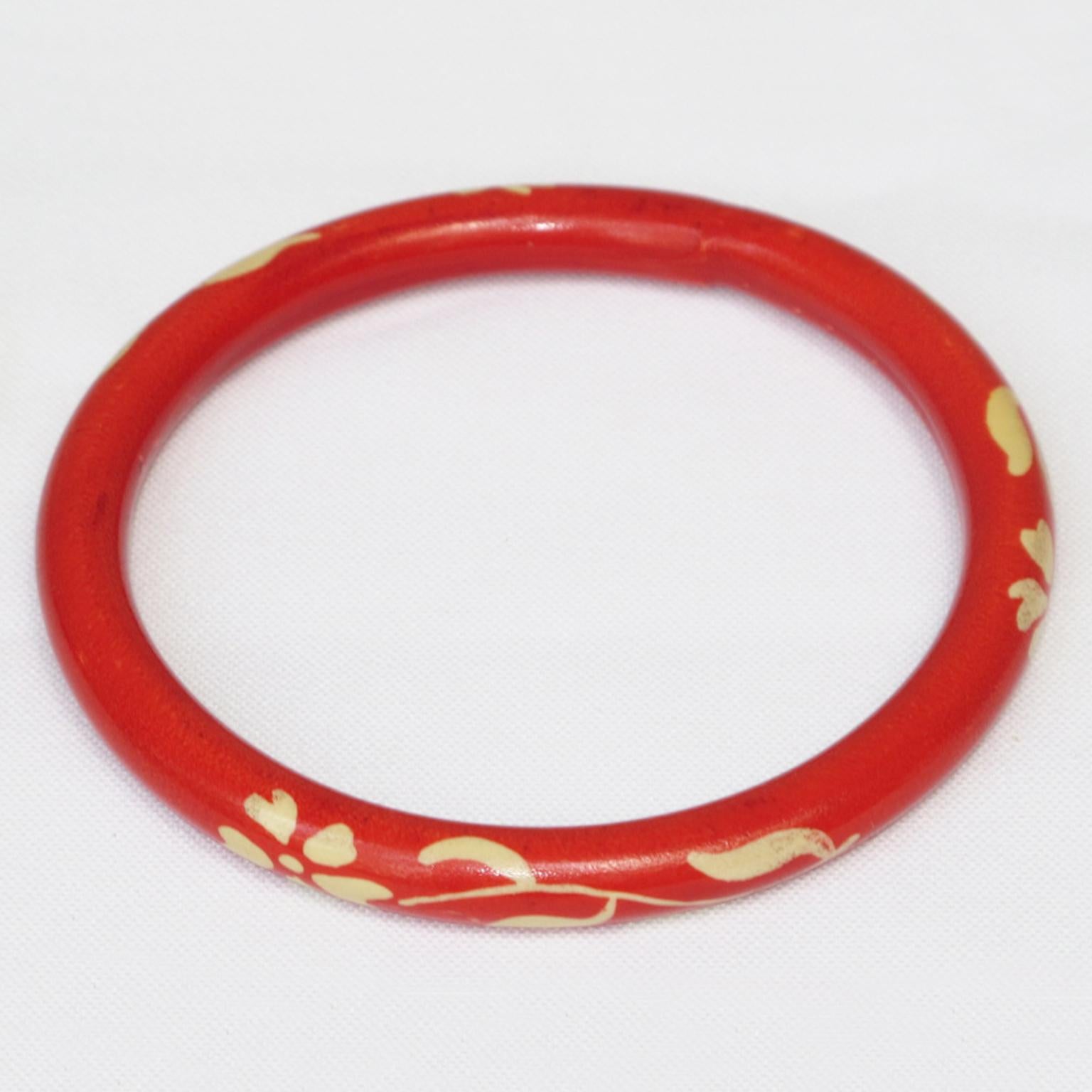French Art Deco Red Celluloid Bracelet Bangle with White Floral Design For Sale 2