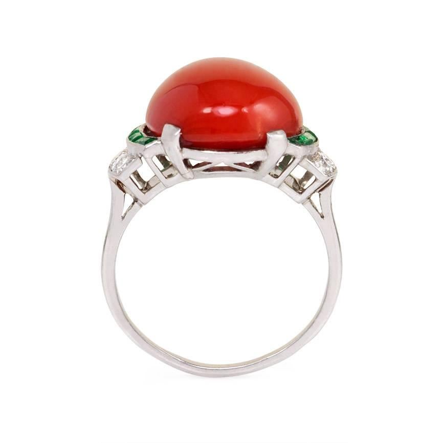 French Art Deco Red Coral, Emerald and Diamond Ring In Excellent Condition In New York, NY