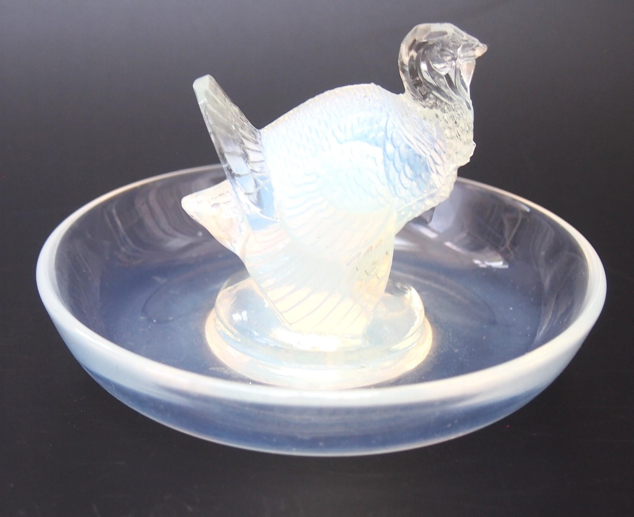French Art Deco Rene Lalique Opal Turkey  Glass Dish, 1925 -signed For Sale 1