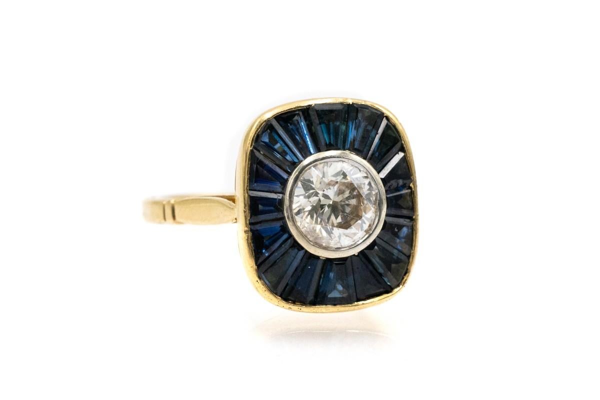 Femenino o masculino Anillo Art Déco francés con un diamante talla antigua de 1,00 ct y zafiros naturales en venta