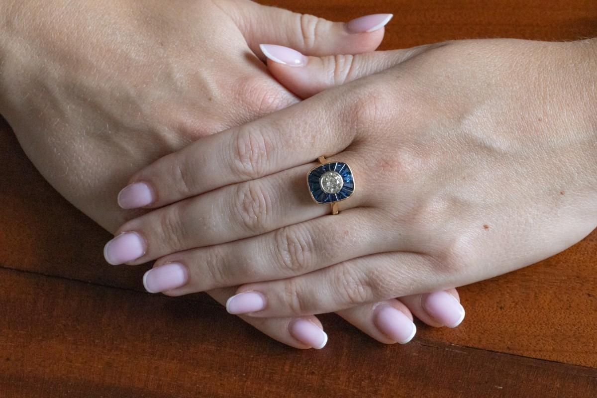 Anillo Art Déco francés con un diamante talla antigua de 1,00 ct y zafiros naturales en venta 3