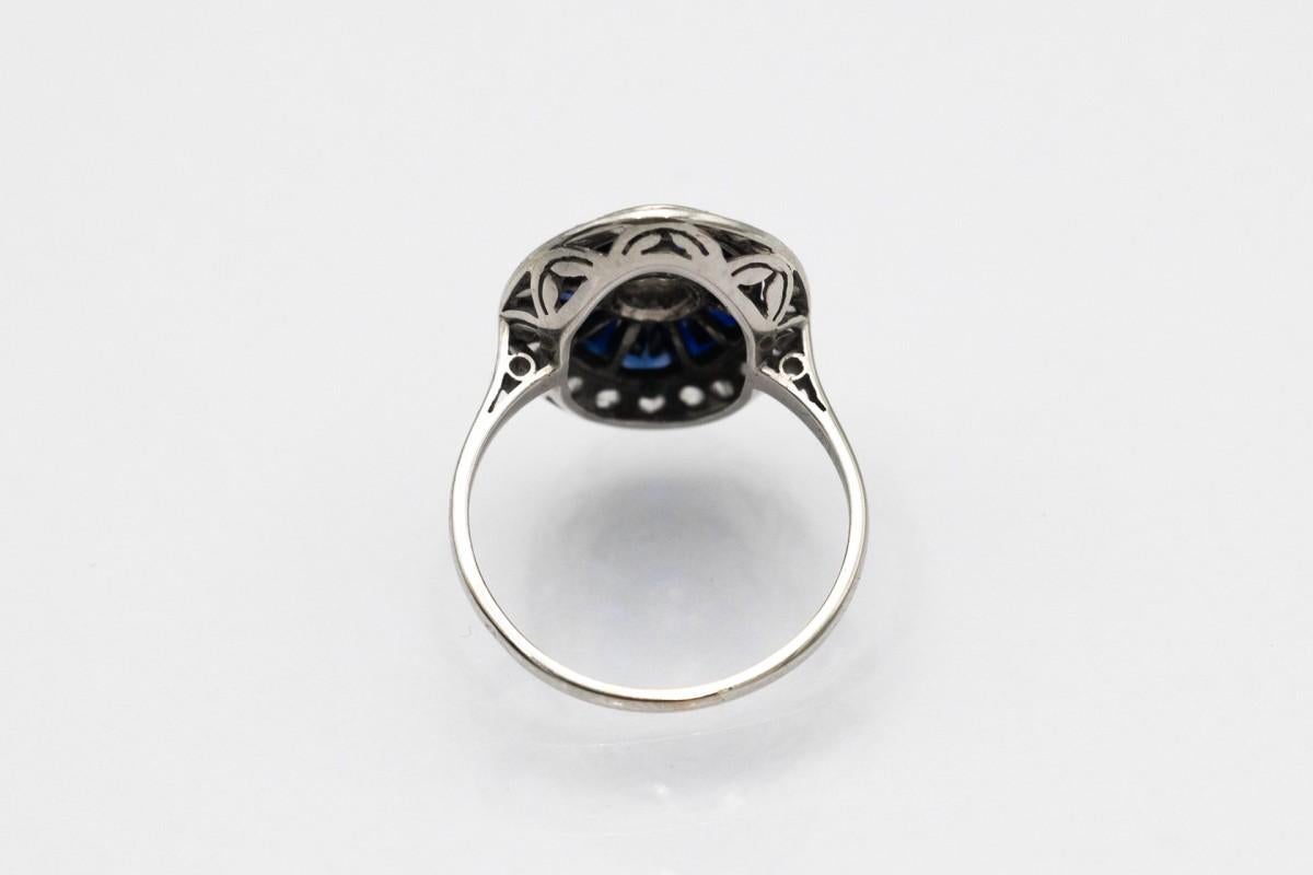 Art Déco Anello francese Art Deco con diamanti e zaffiri, anni '20. in vendita