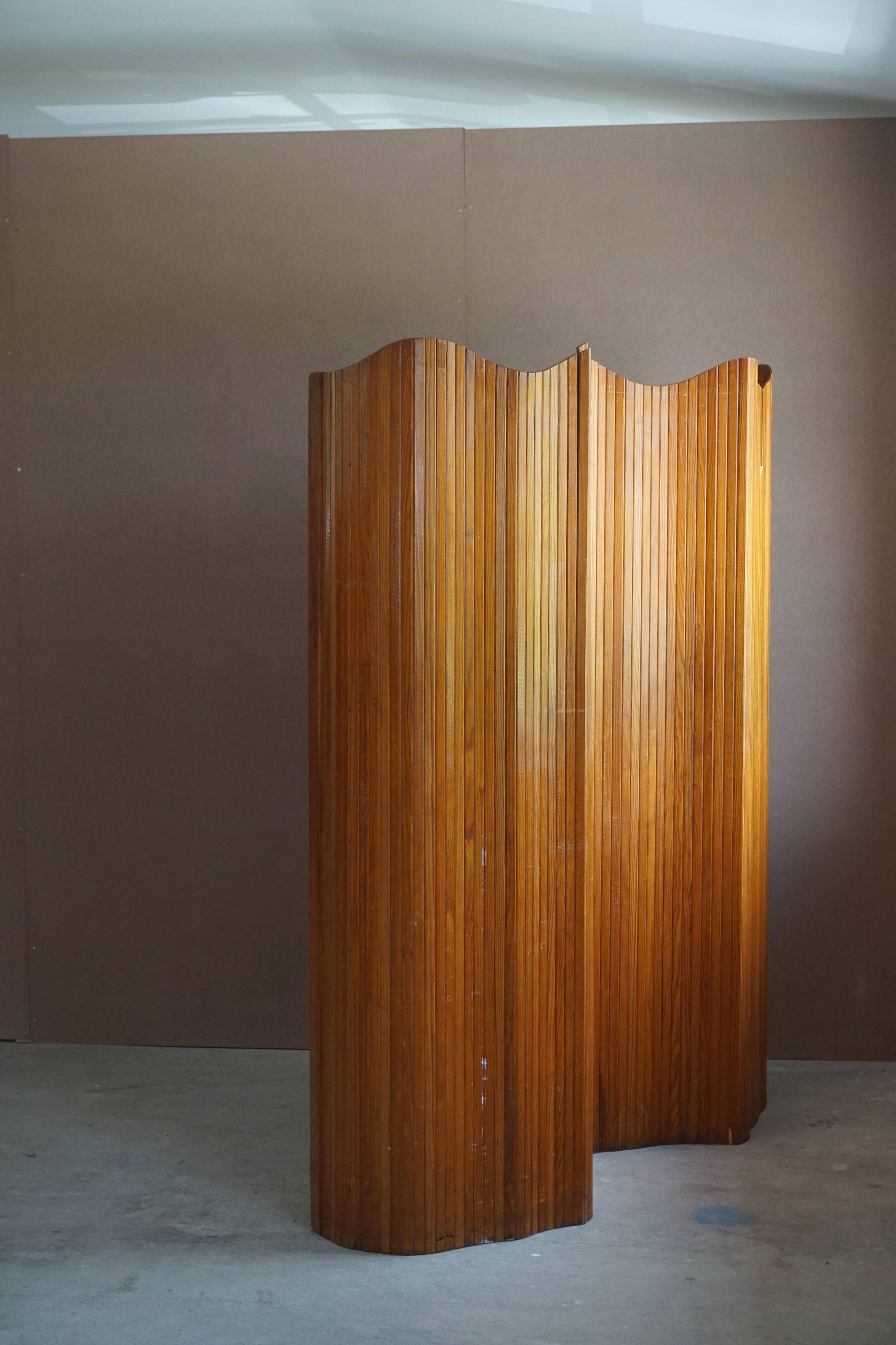 French Art Deco Room Divider in Patinated Pine by Firm Baumann, Paris, 1940s 4