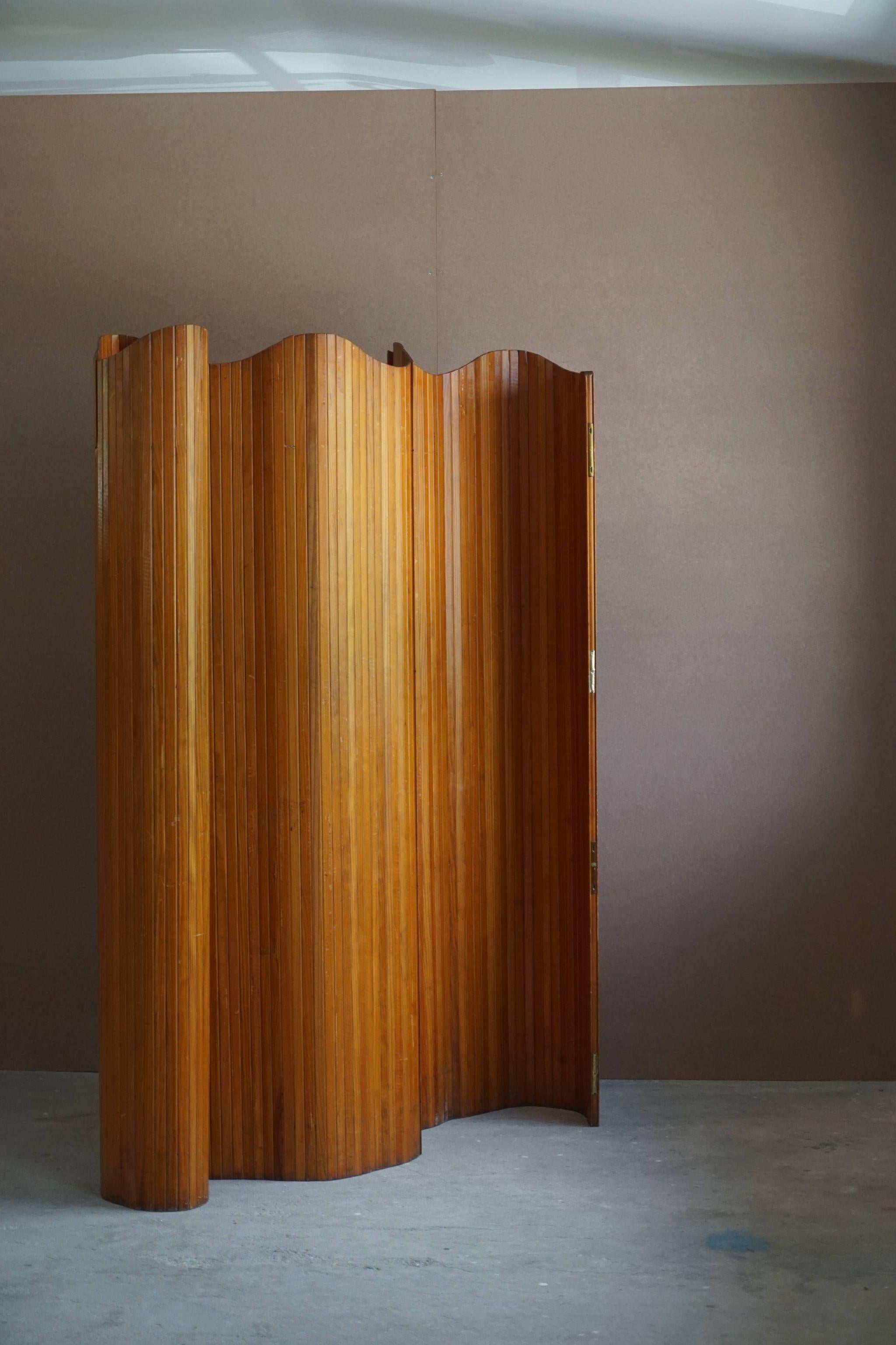 French Art Deco Room Divider in Patinated Pine by Firm Baumann, Paris, 1940s 7