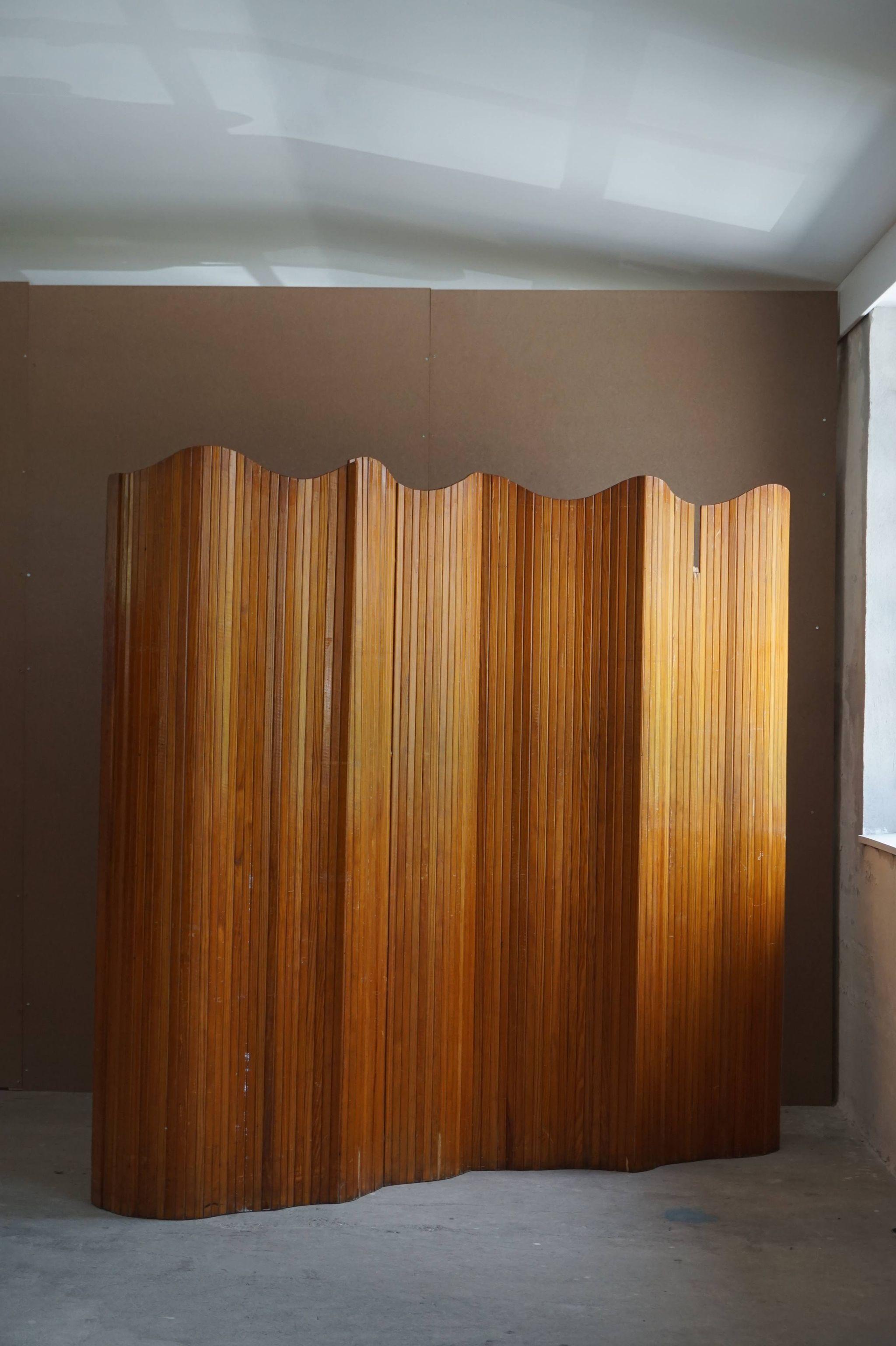 French Art Deco Room Divider in Patinated Pine by Firm Baumann, Paris, 1940s 3