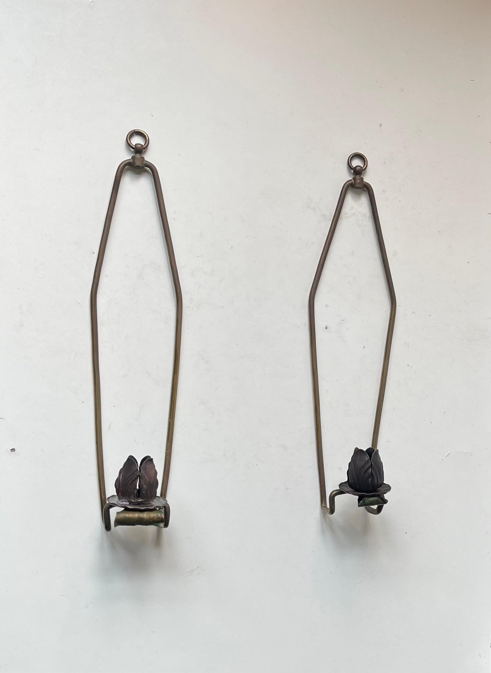 French Art Deco Rose Bud Wall Candleholders in Brass, 1920s In Good Condition For Sale In Esbjerg, DK