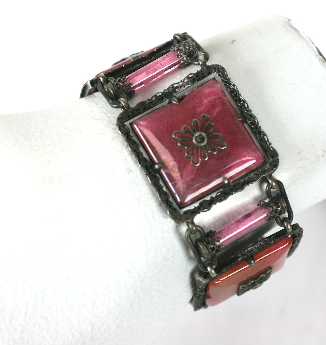   French Art Deco Rose Quartz Pate de Verre Link Bracelet For Sale 2