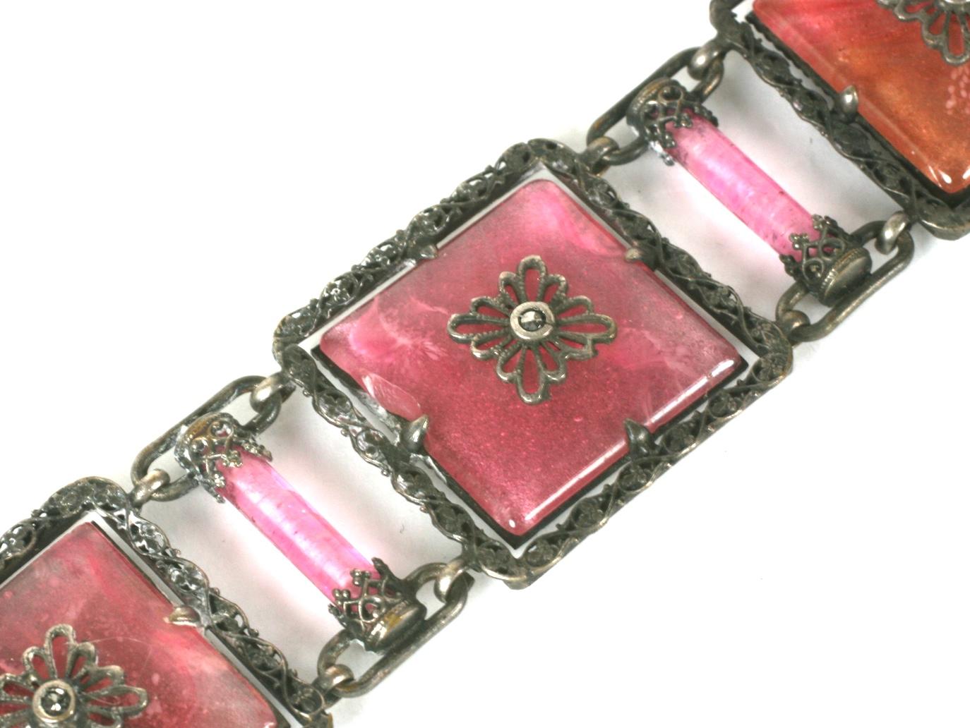   French Art Deco Rose Quartz Pate de Verre Link Bracelet For Sale 4