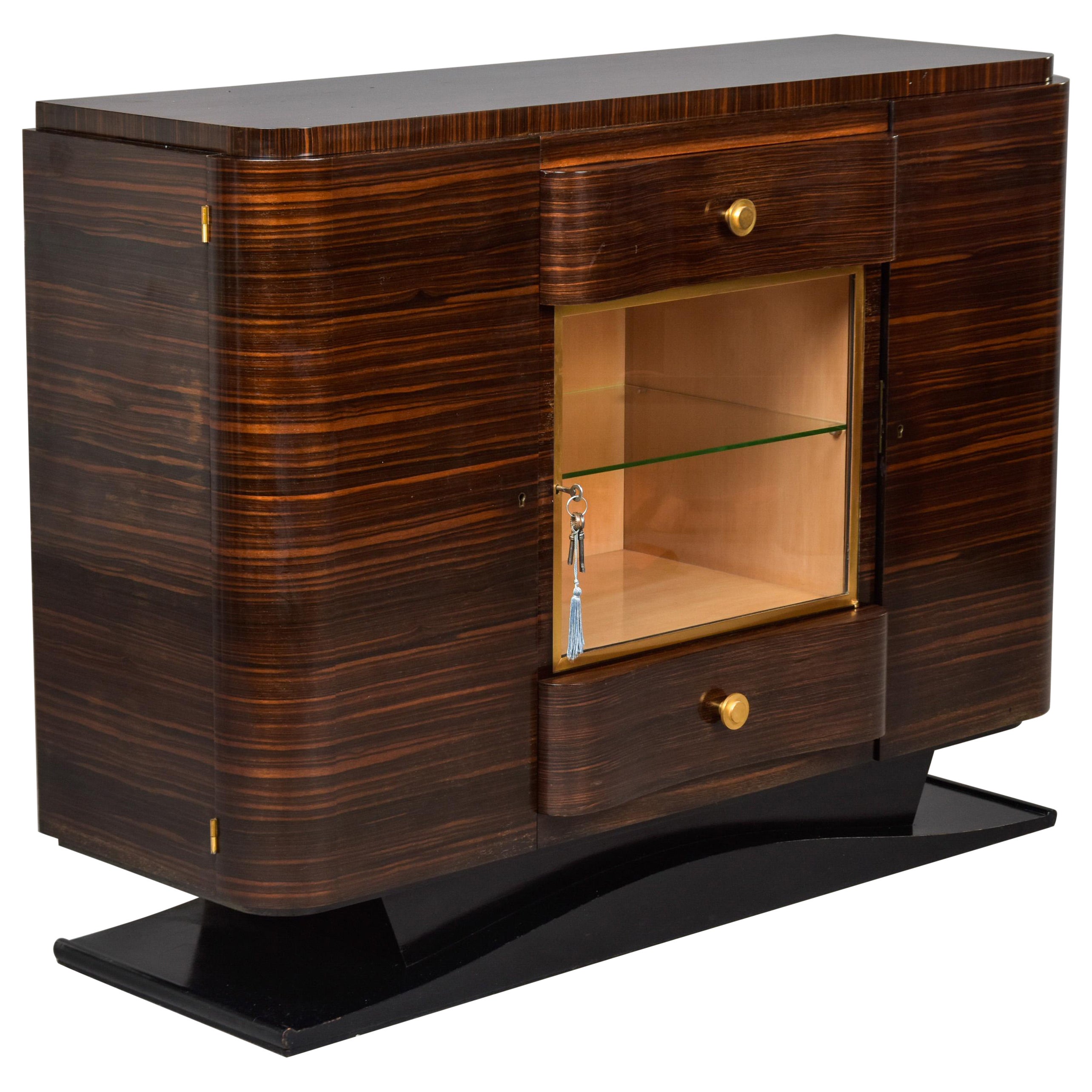 Buffet francés Art Decó de palisandro con expositor central de cristal