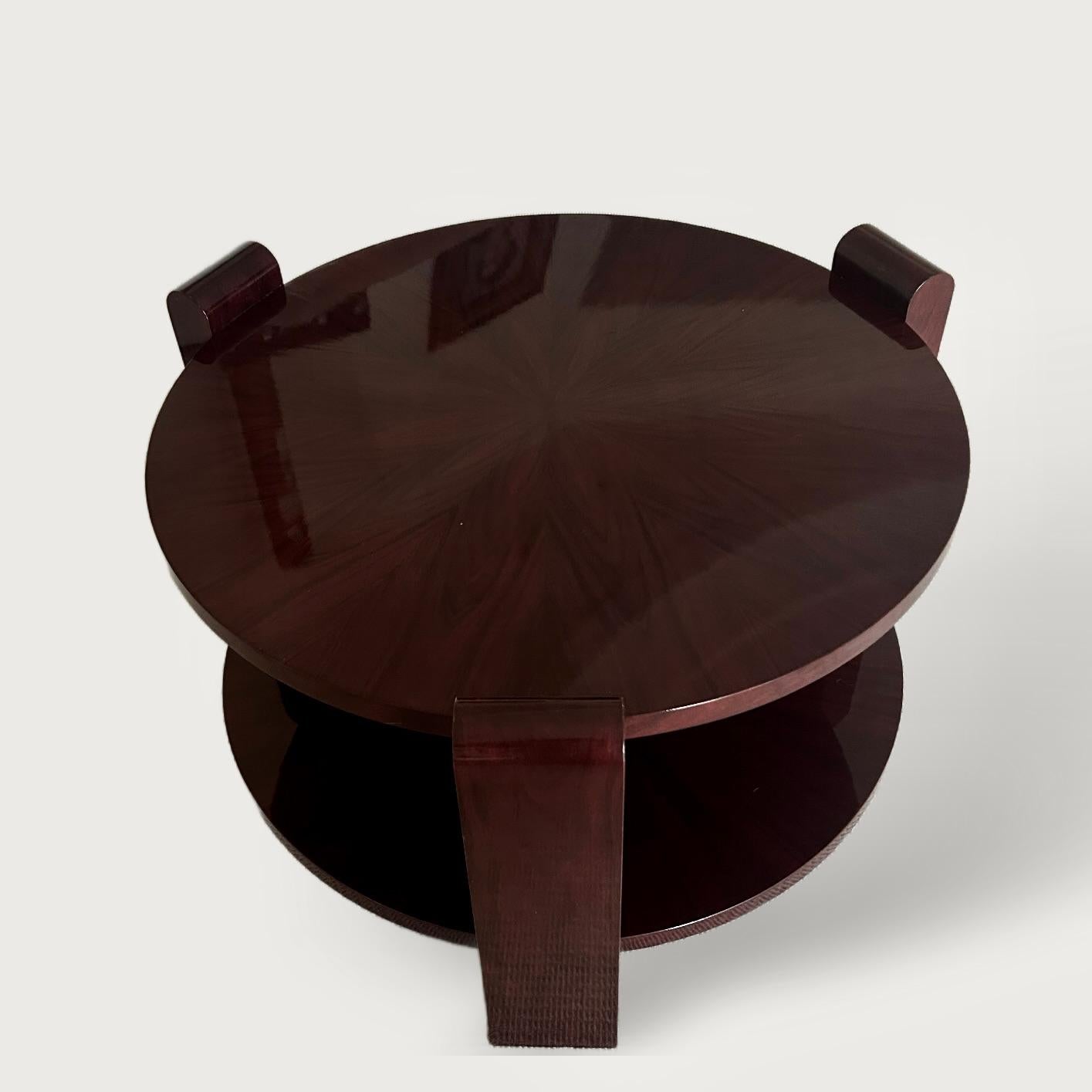 Bois Table basse circulaire en palissandre de l'Art déco français vers 1930 en vente