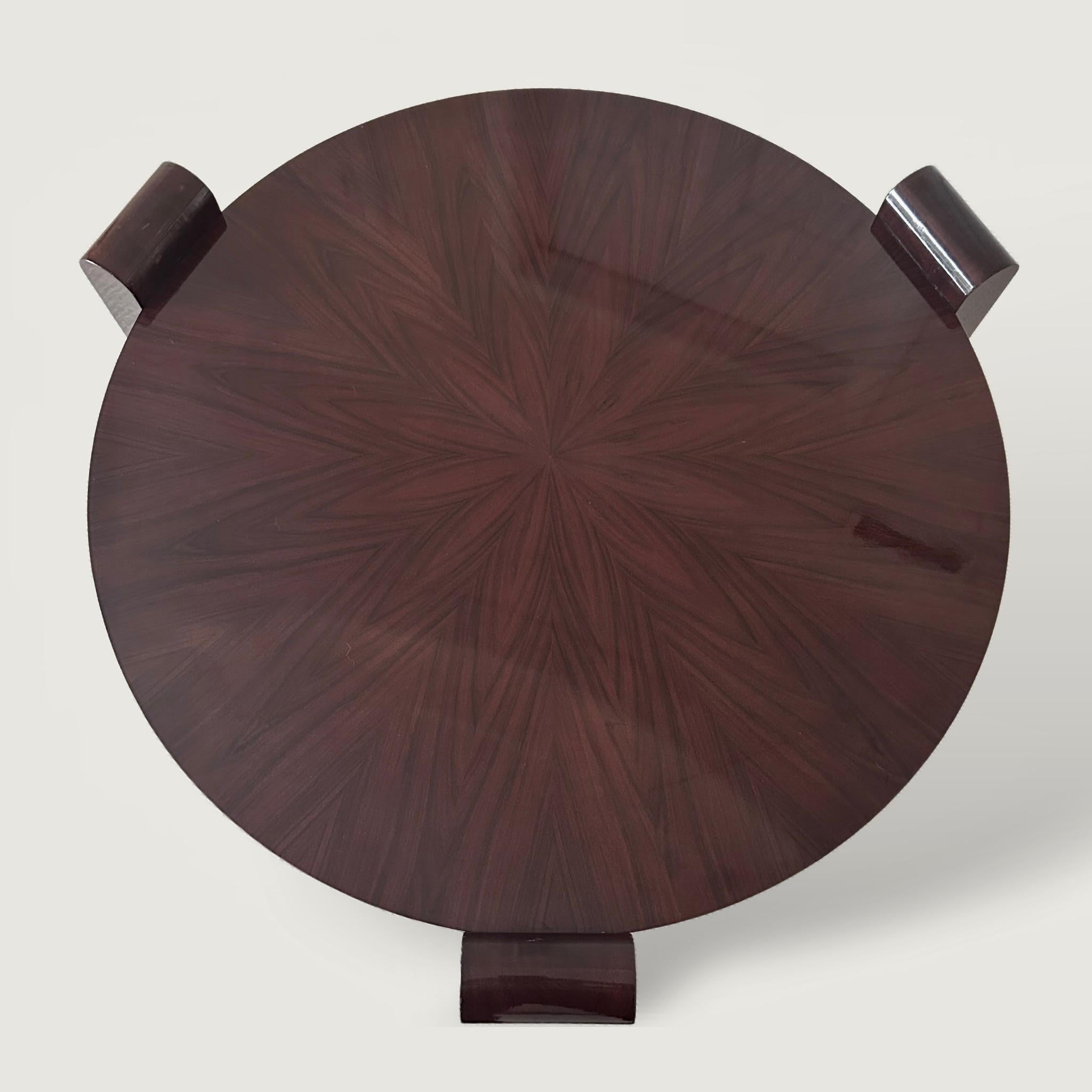 Table basse circulaire en palissandre de l'Art déco français vers 1930 en vente 1