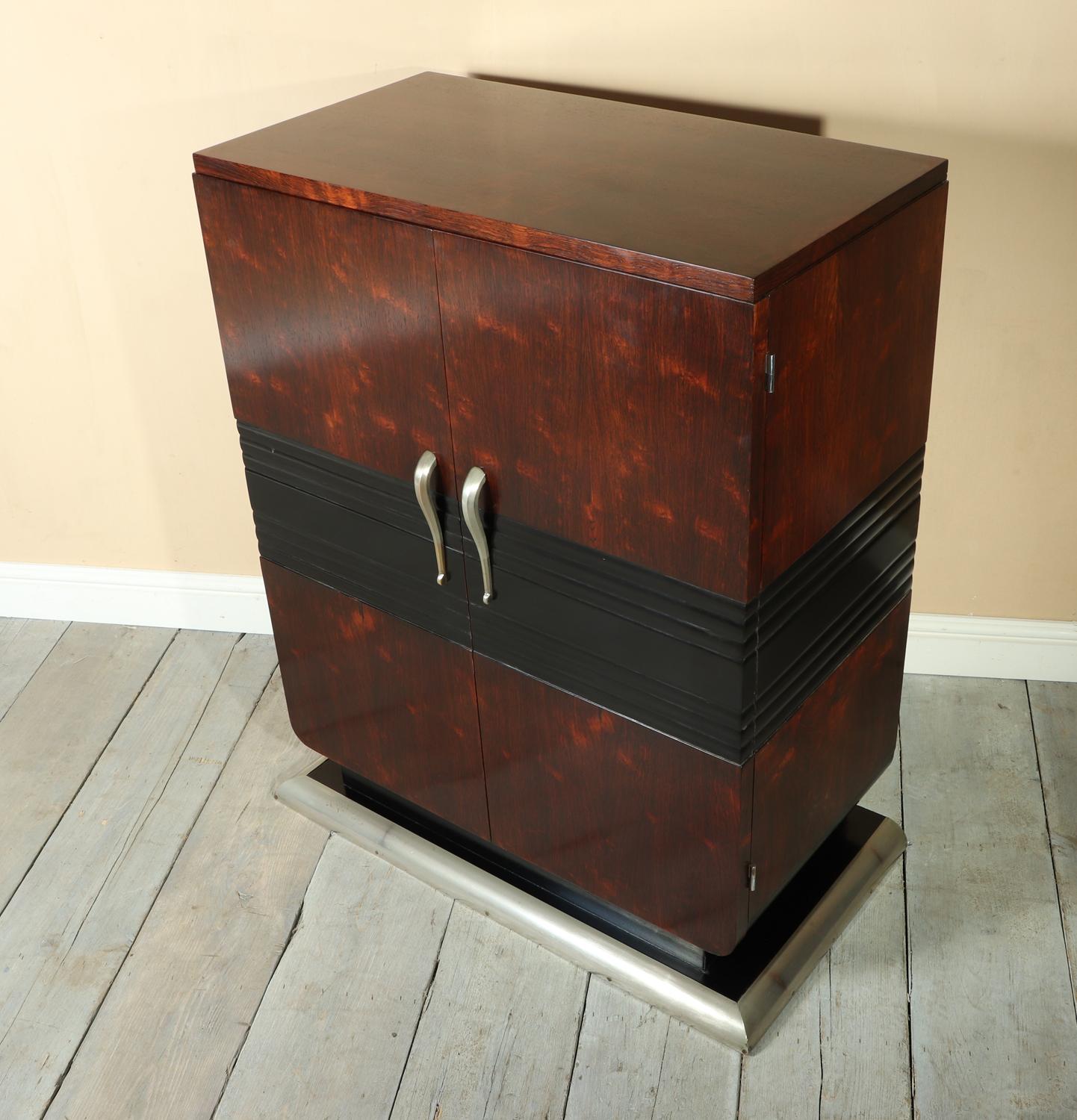 French Art Deco Rosewood Cocktail Cabinet, circa 1930 For Sale 7