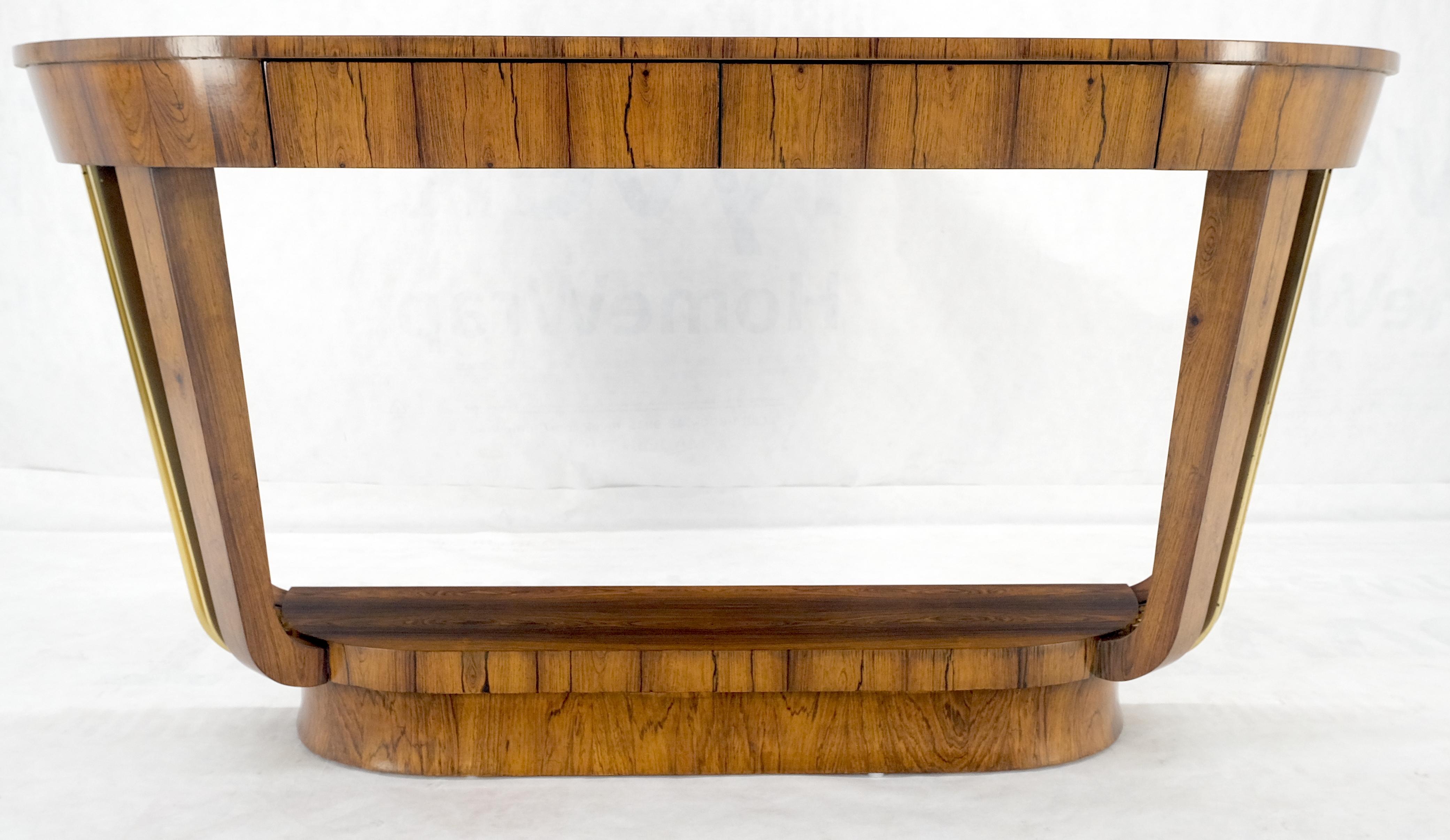 XX secolo Tavolo da sala consolle Demilune con supporti in ottone massiccio in stile Art Deco francese. in vendita