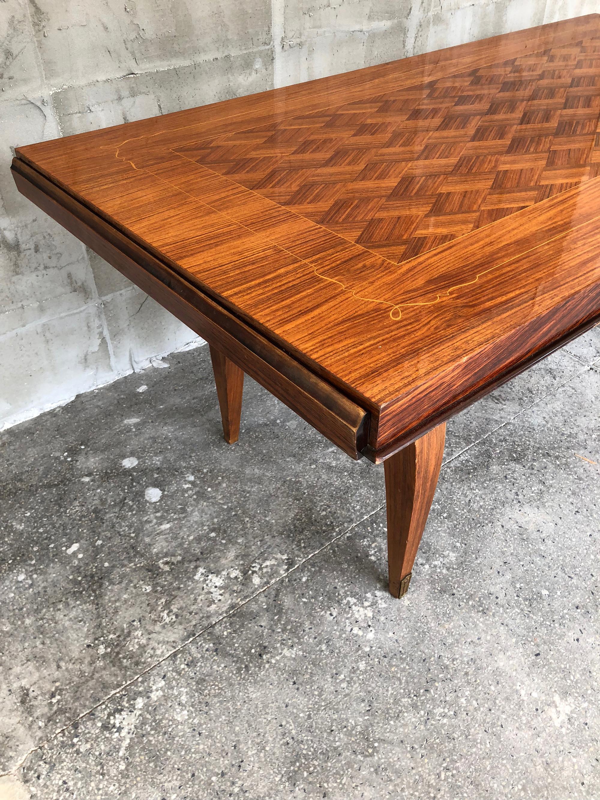 French Art Deco Rosewood Marquetry Dining Table, 1940s For Sale 4