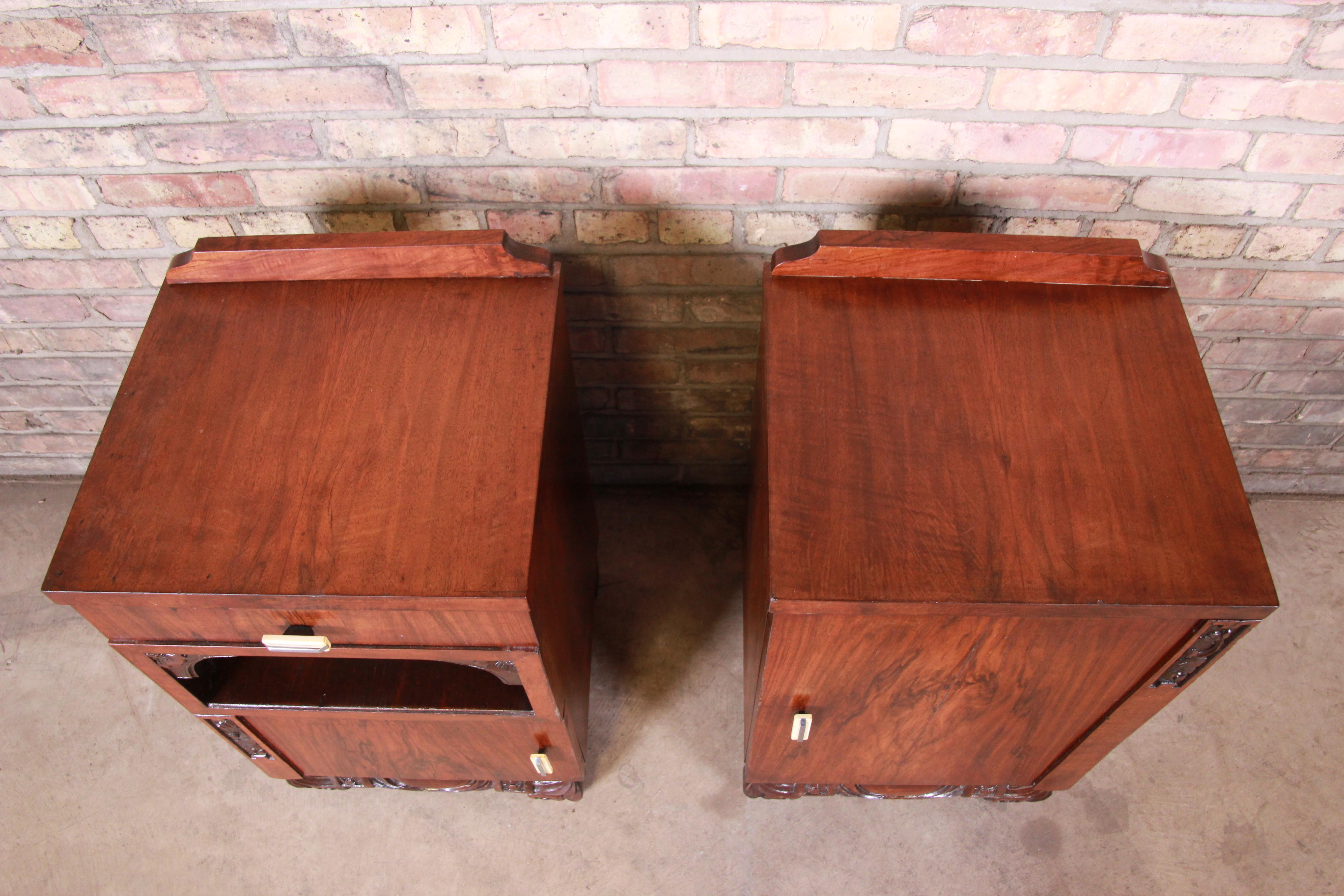 Early 20th Century French Art Deco Rosewood Nightstands, circa 1920s