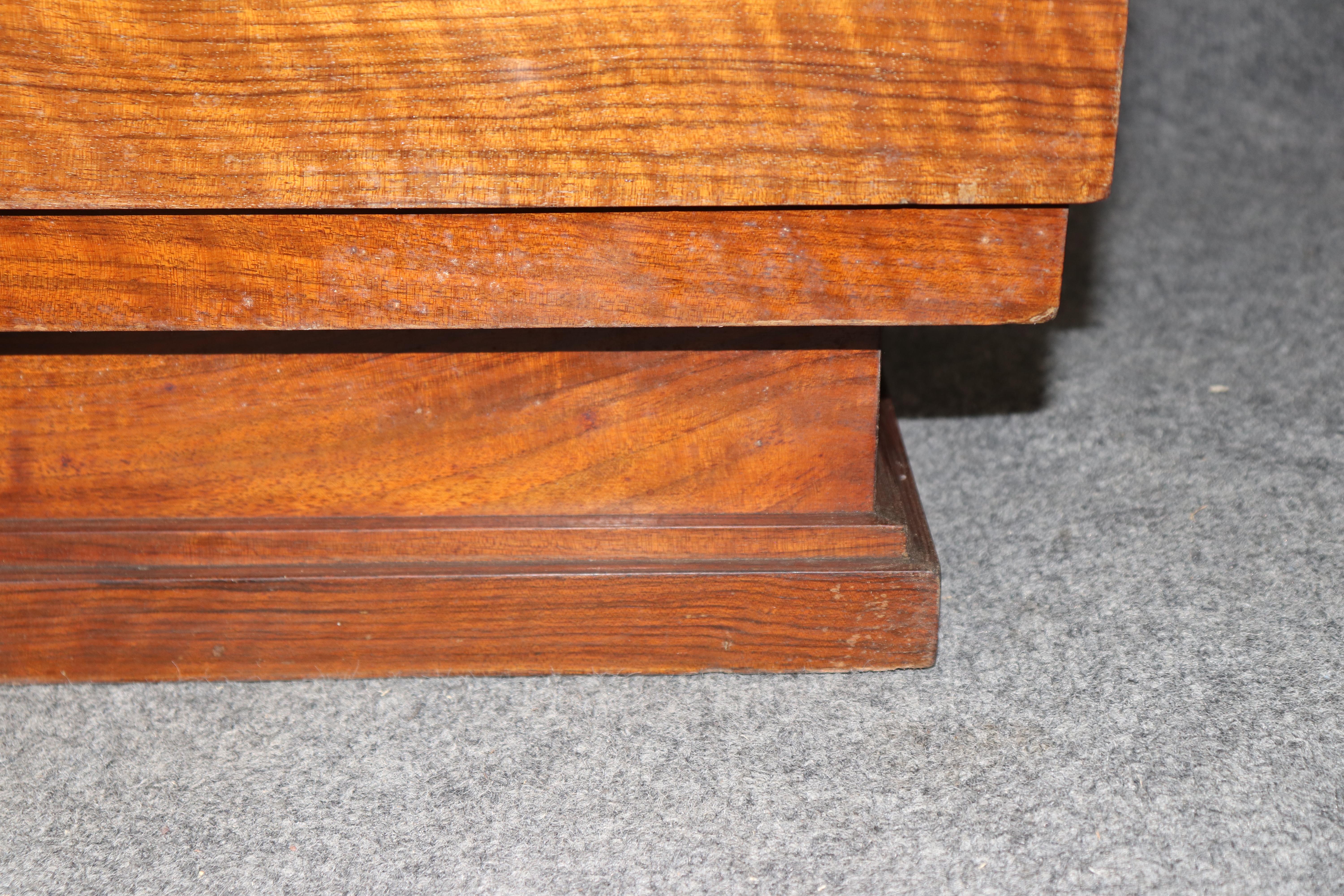 French Art Deco Rosewood Sideboard In the Manner of Ruhlmann For Sale 4