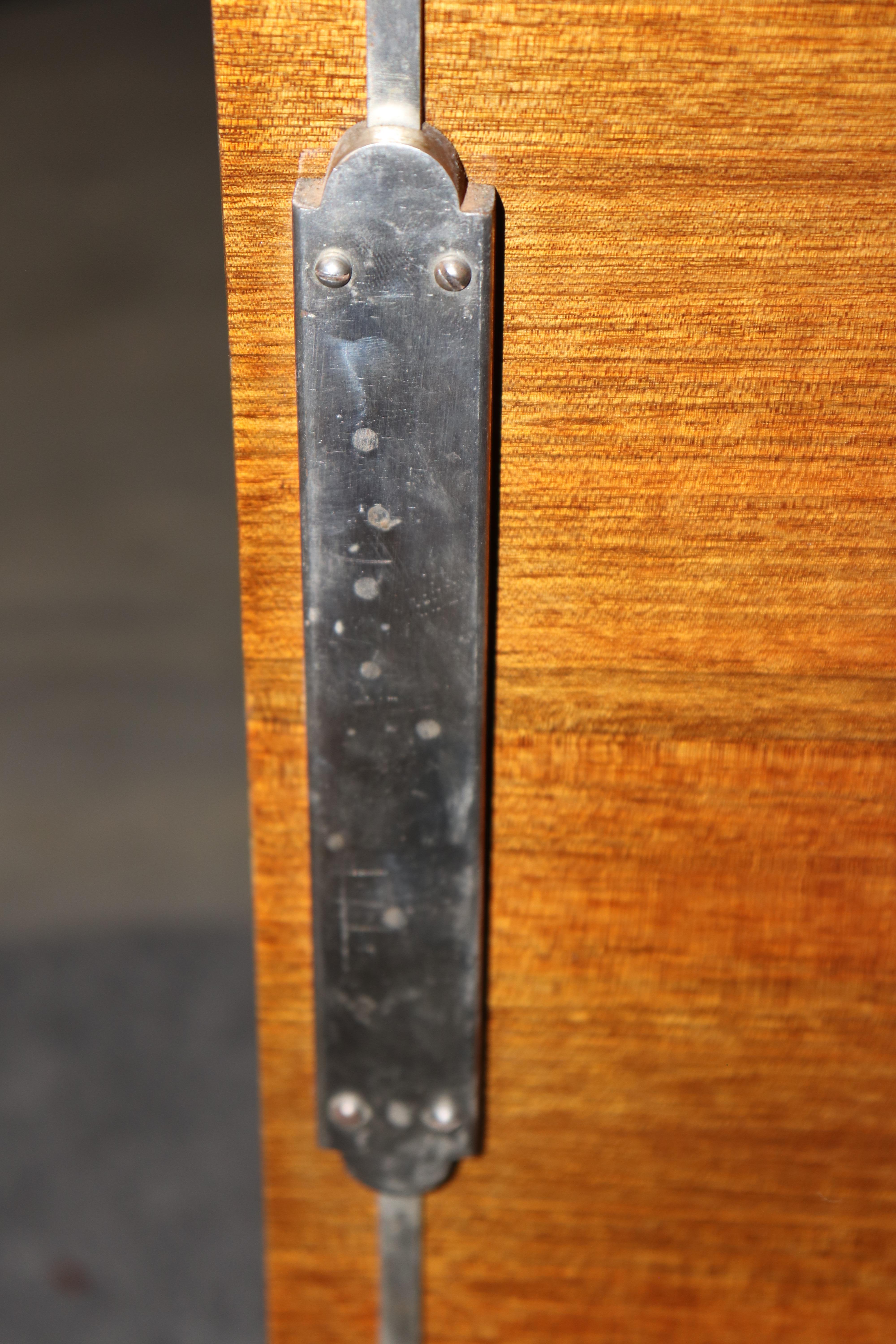 French Art Deco Rosewood Sideboard In the Manner of Ruhlmann For Sale 8